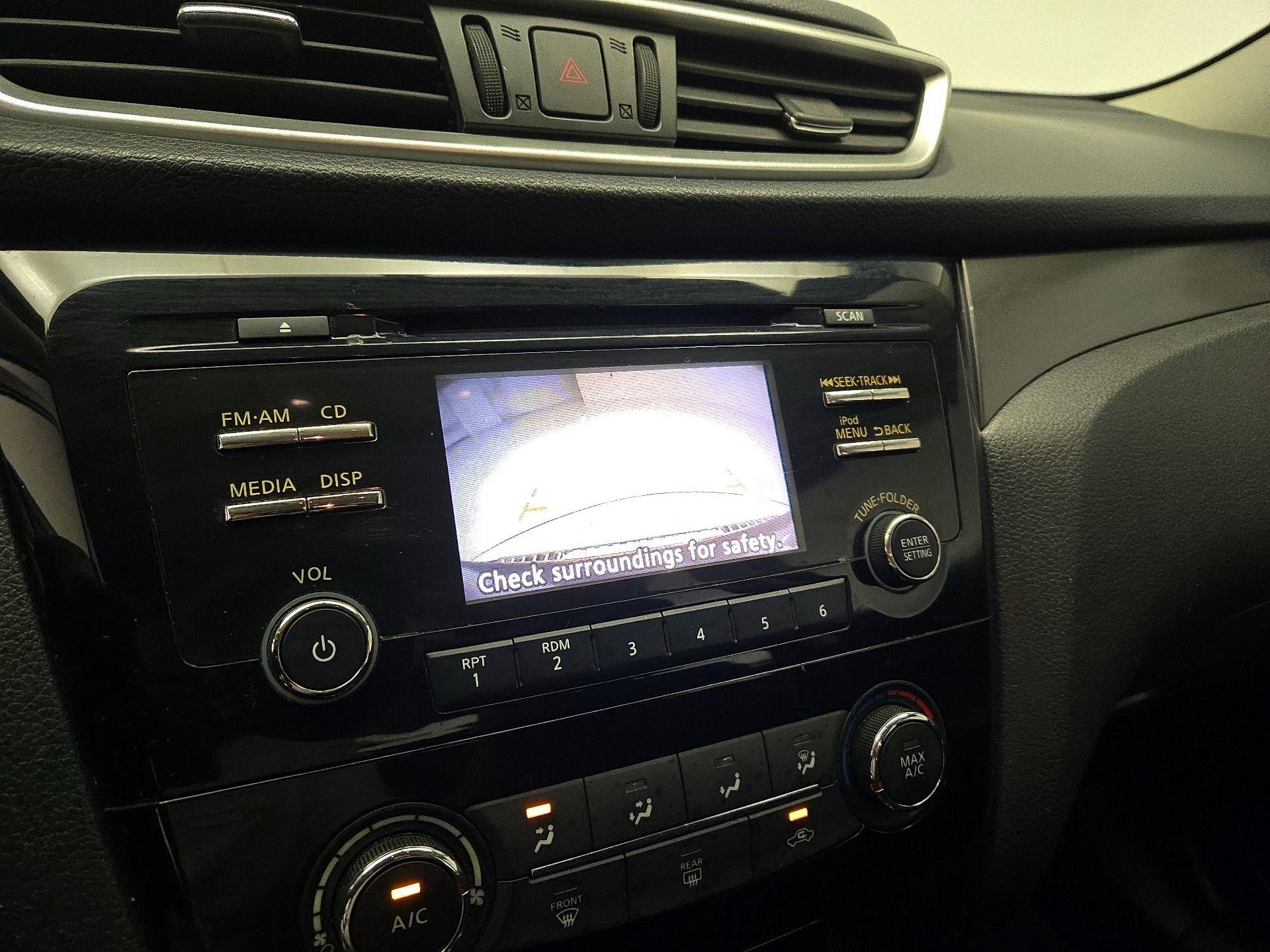 Thumbnail: 2015 Nissan Rogue - 14