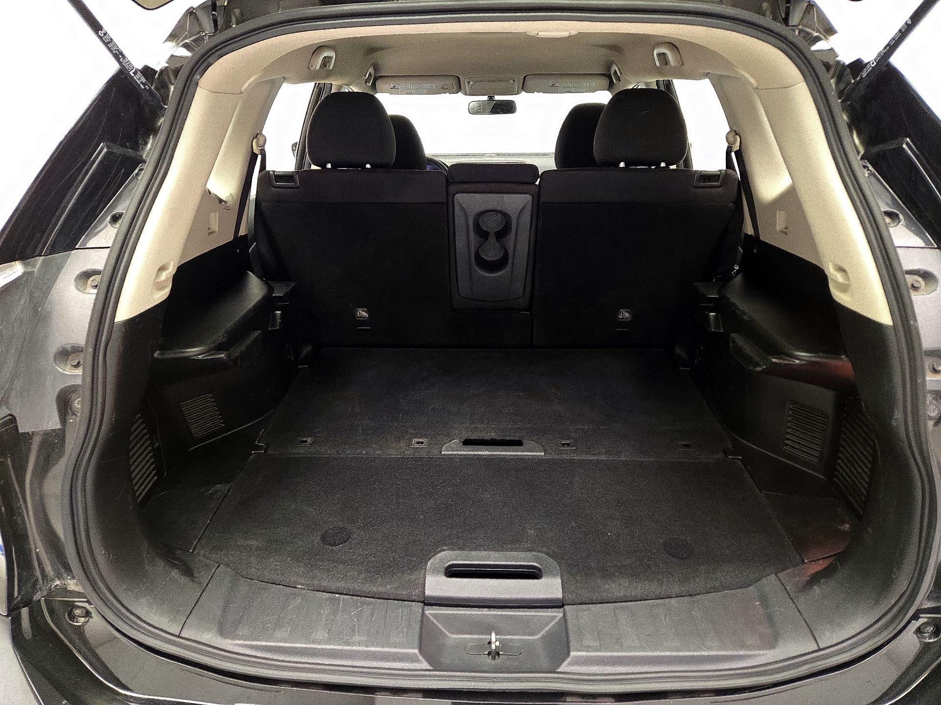 Thumbnail: 2015 Nissan Rogue - 20