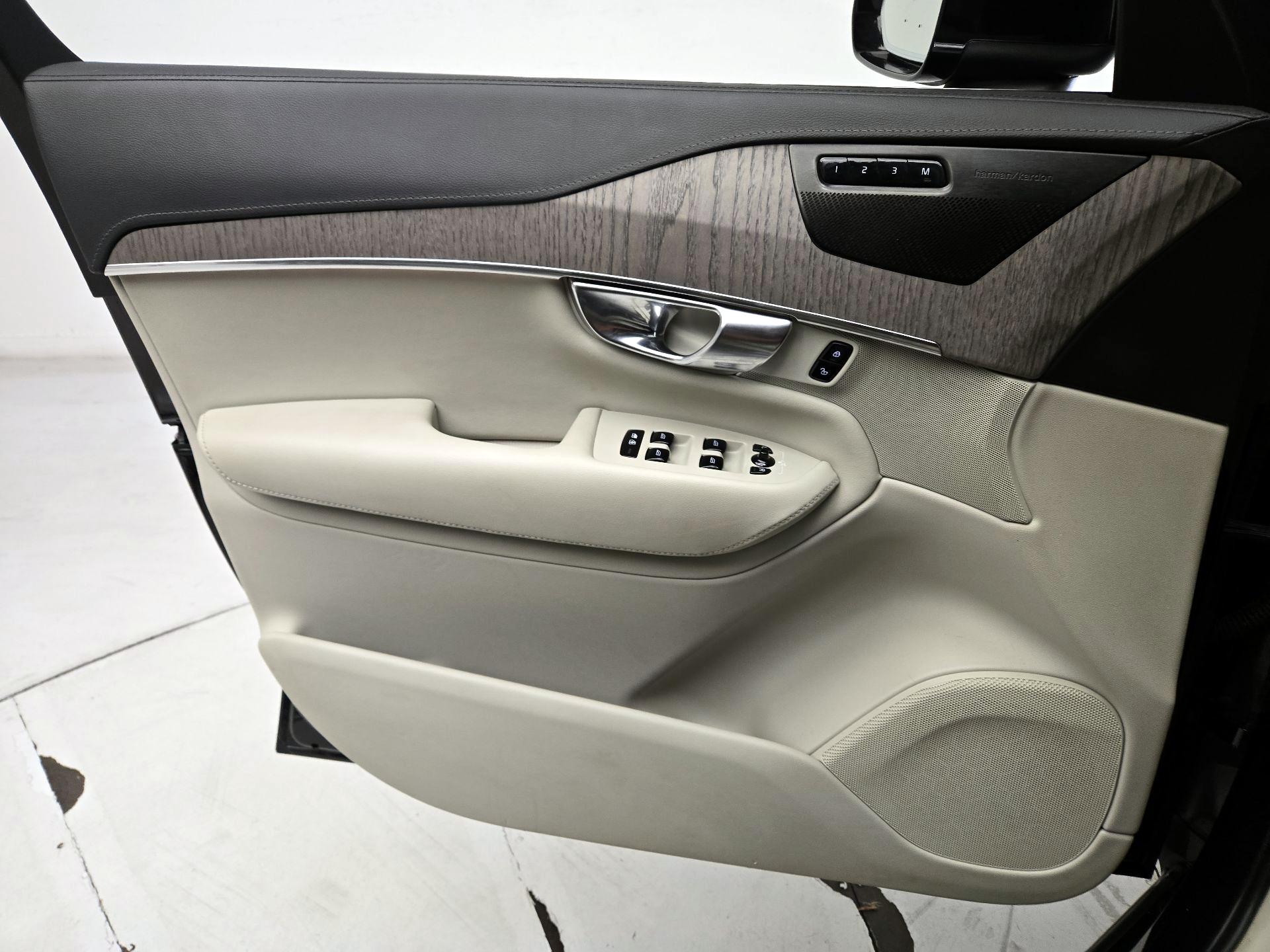 Thumbnail: 2022 Volvo XC90 - 12