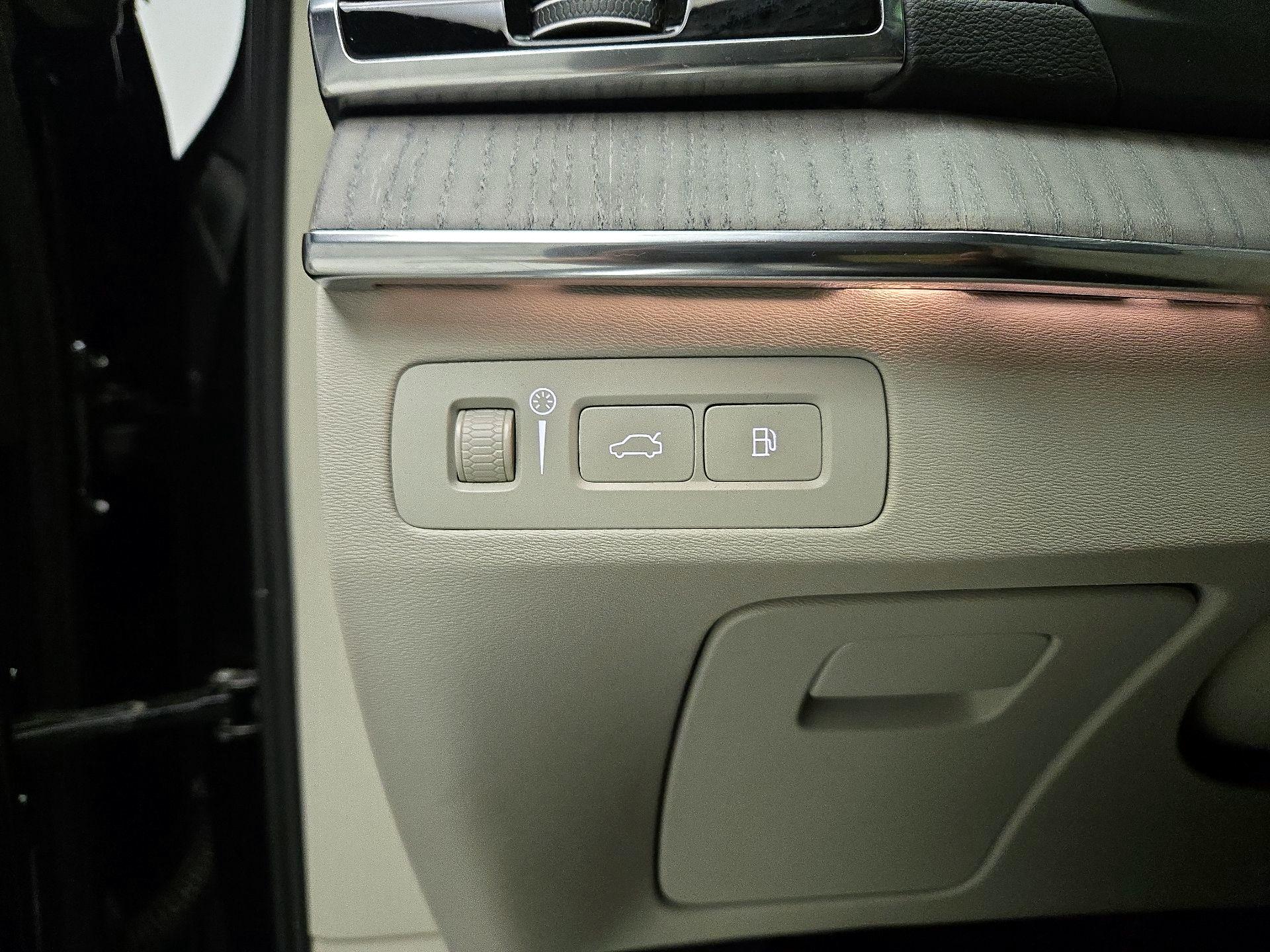 Thumbnail: 2022 Volvo XC90 - 13