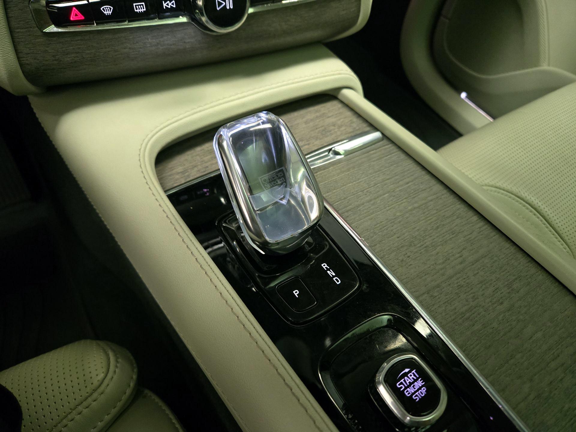 Thumbnail: 2022 Volvo XC90 - 18