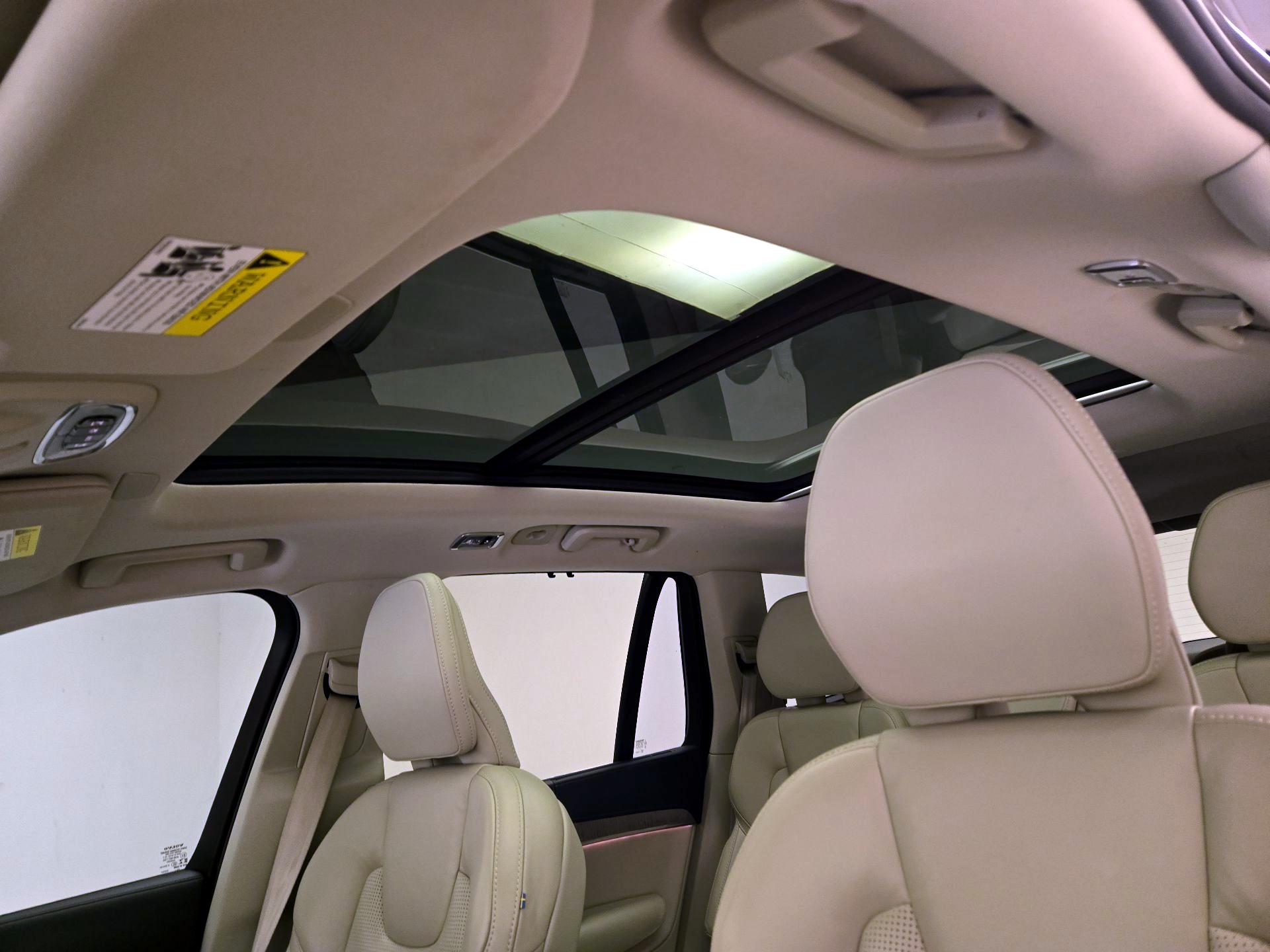 Thumbnail: 2022 Volvo XC90 - 19