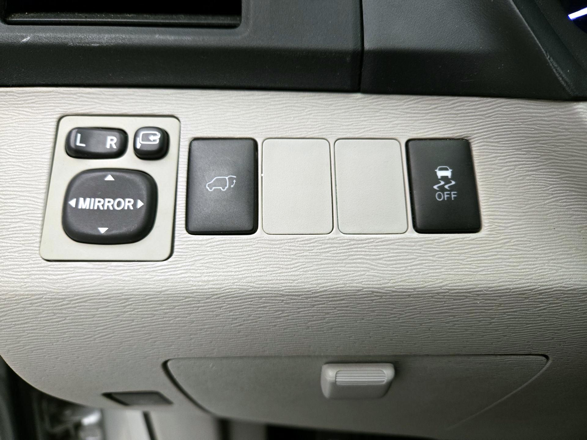 Thumbnail: 2014 Toyota Venza - 13