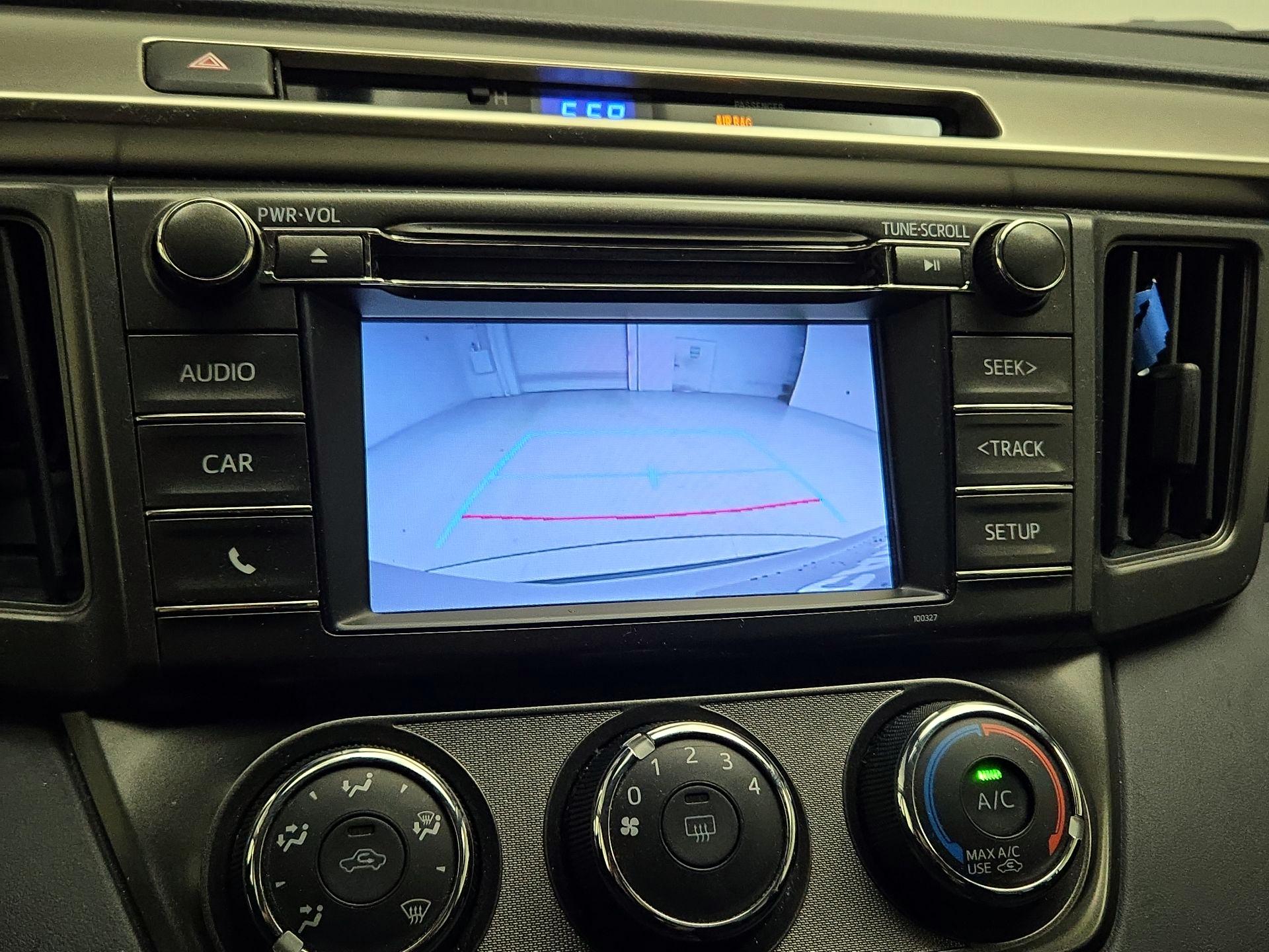 Thumbnail: 2015 Toyota RAV4 - 14