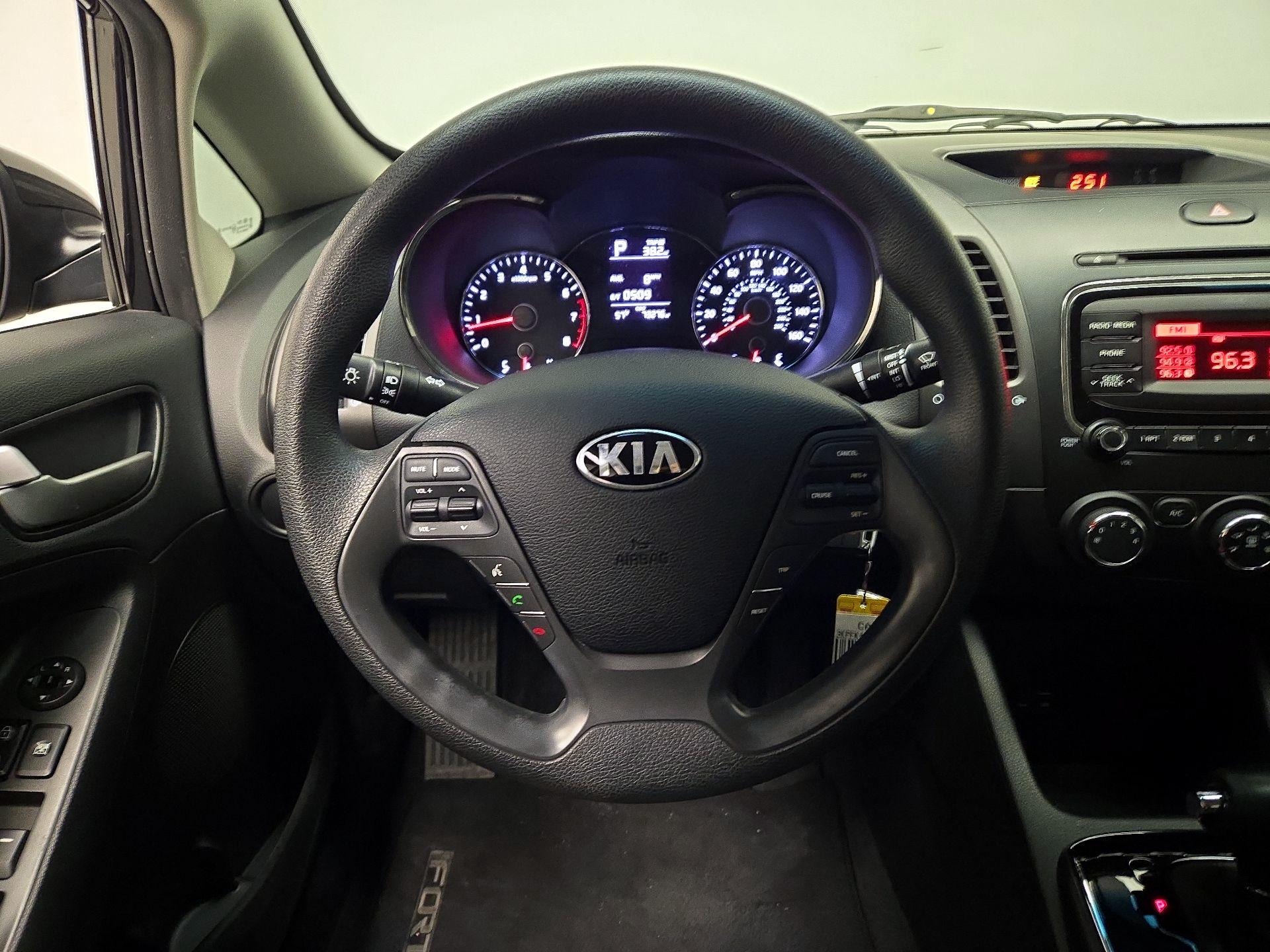 Thumbnail: 2018 Kia Forte - 10