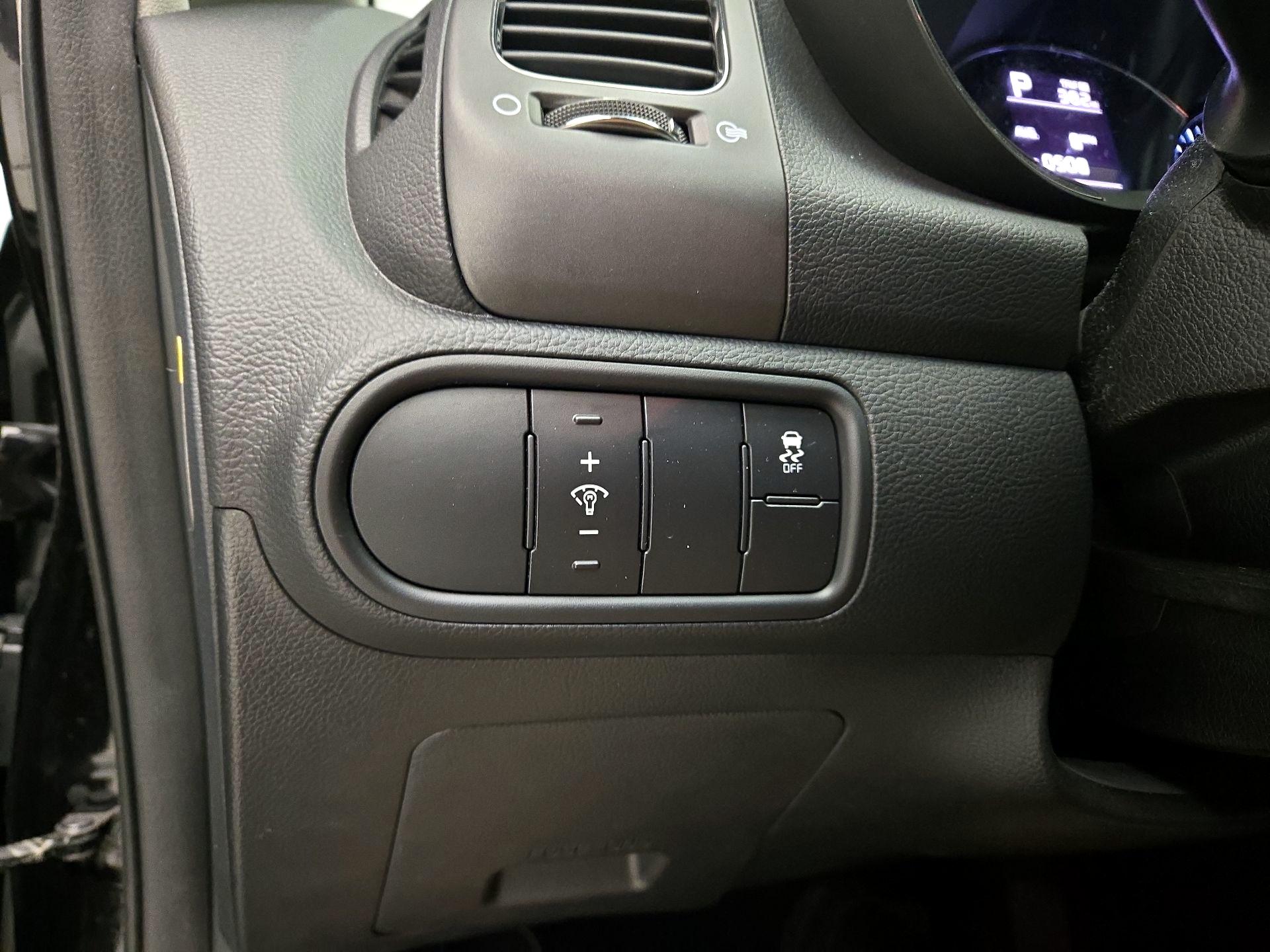 Thumbnail: 2018 Kia Forte - 13