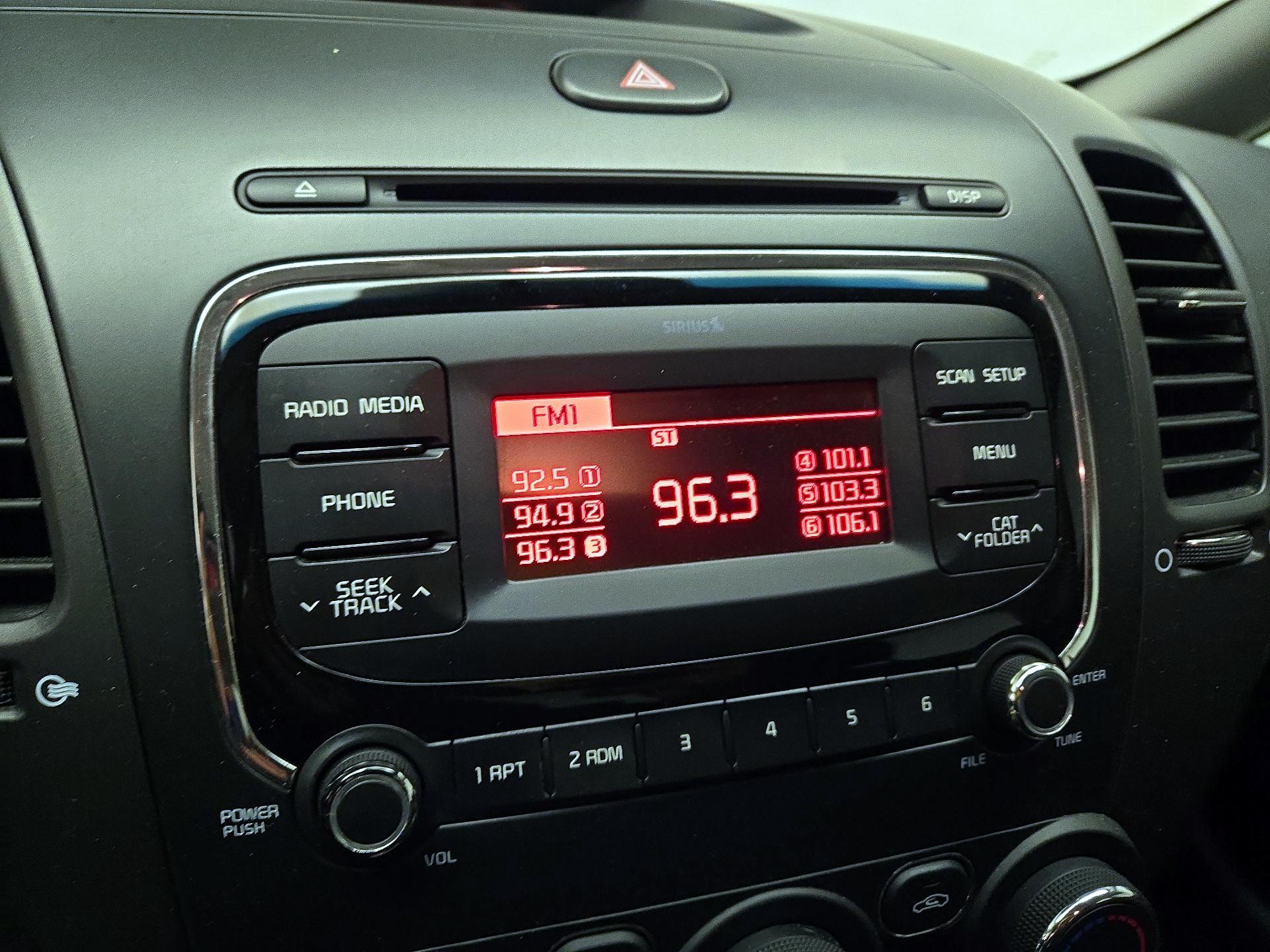 Thumbnail: 2018 Kia Forte - 14