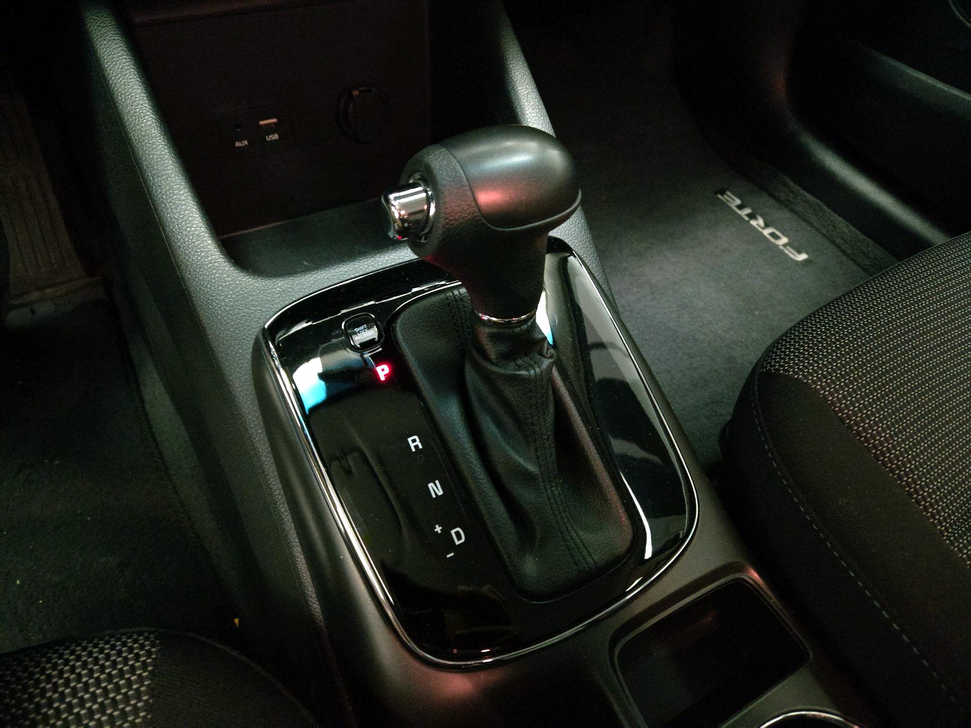 Thumbnail: 2018 Kia Forte - 16