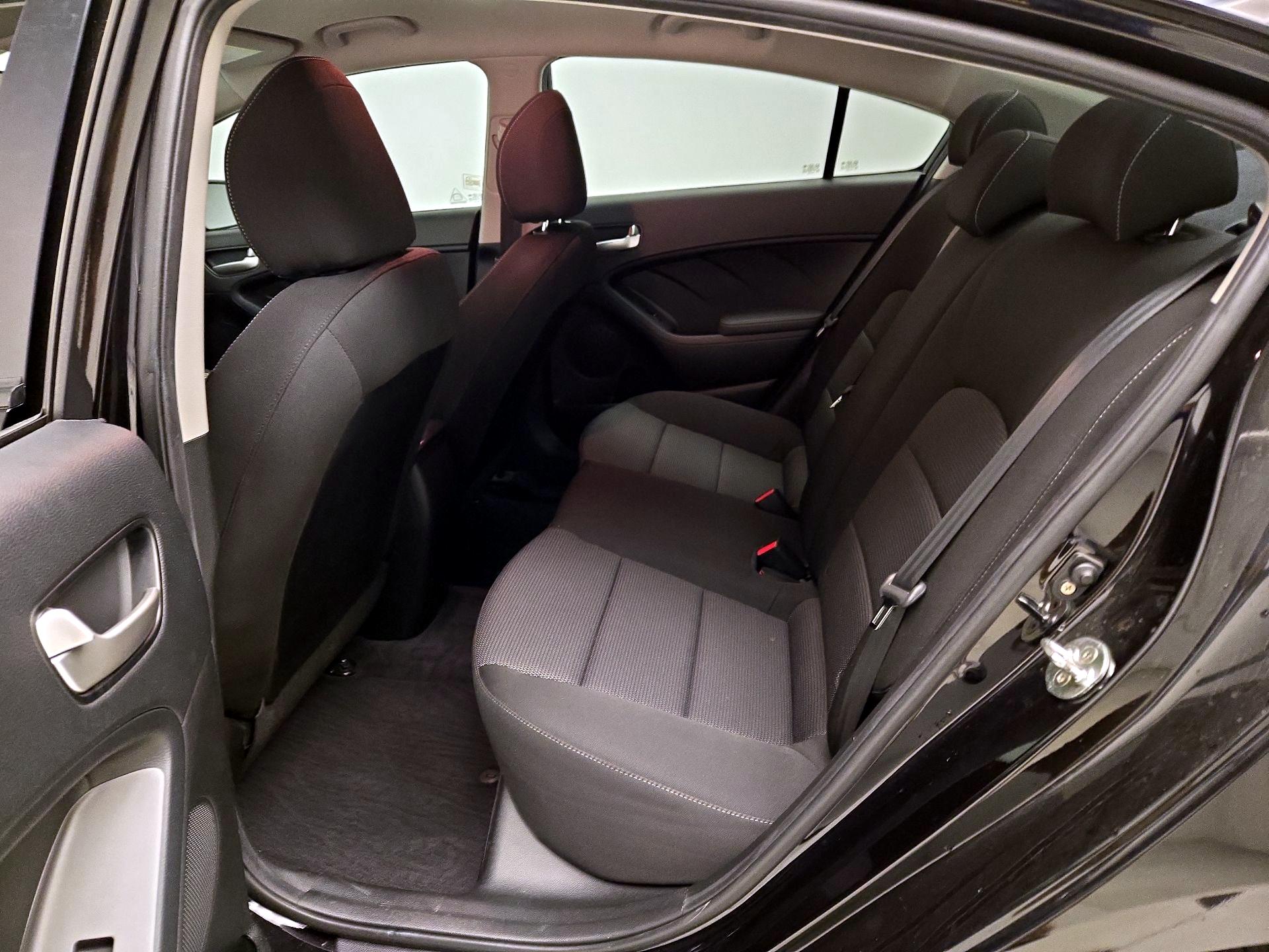 Thumbnail: 2018 Kia Forte - 18