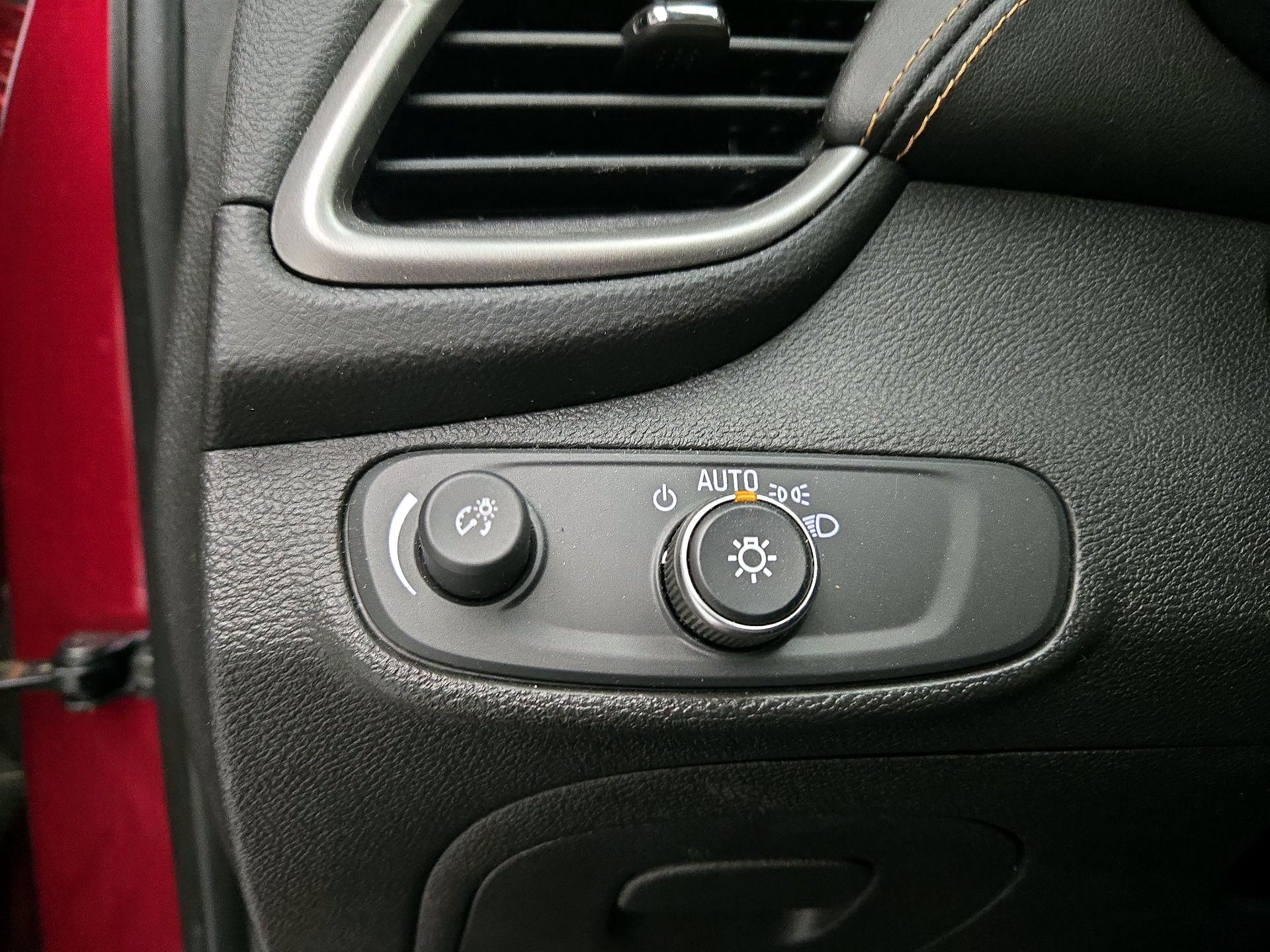 Thumbnail: 2019 Chevrolet Trax - 13