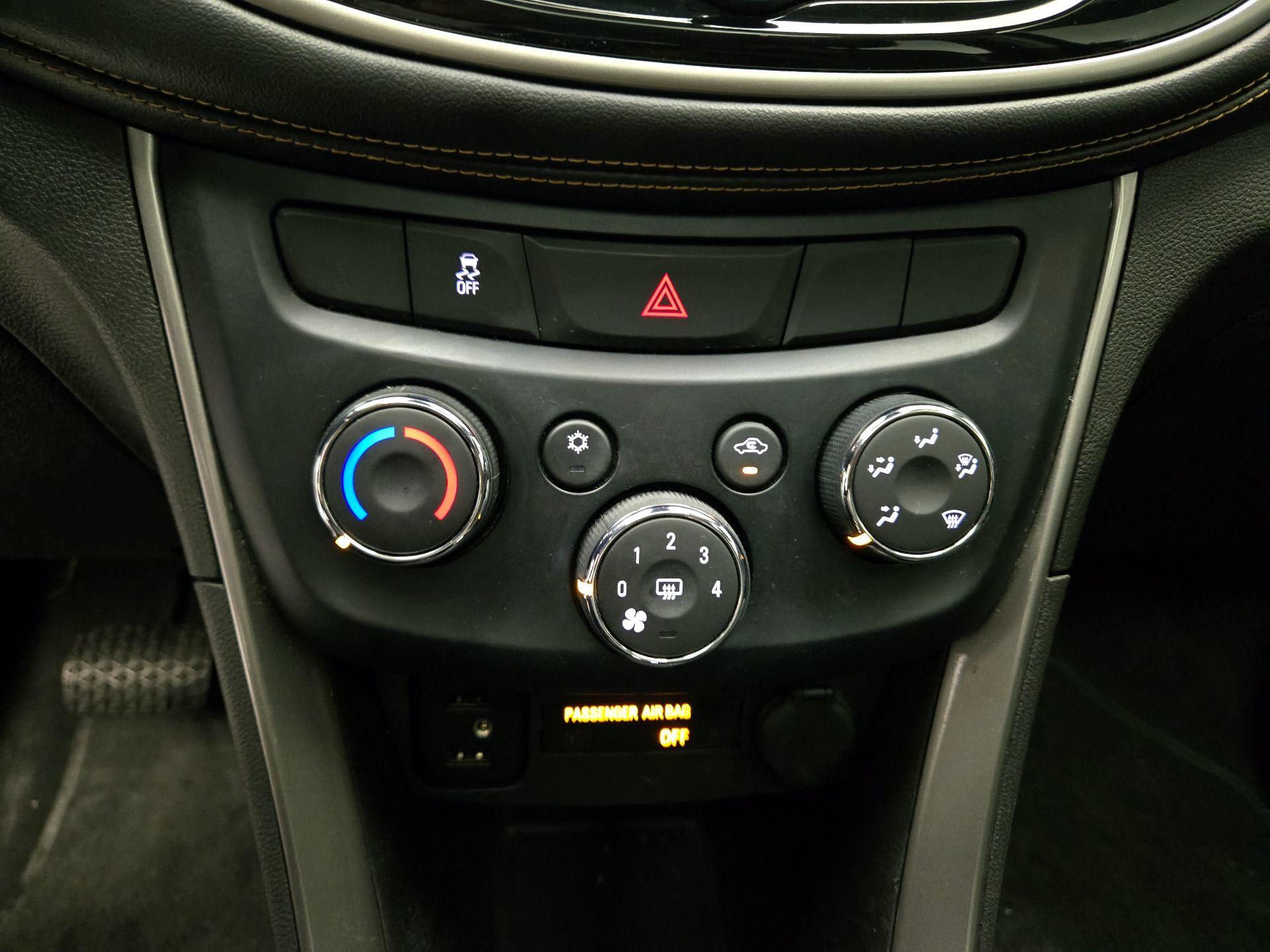 Thumbnail: 2019 Chevrolet Trax - 16