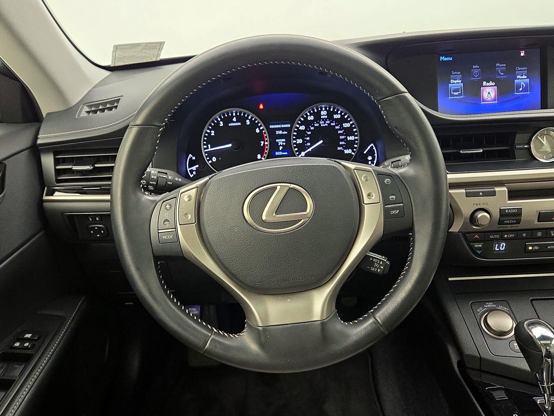 Thumbnail: 2015 Lexus ES - 10