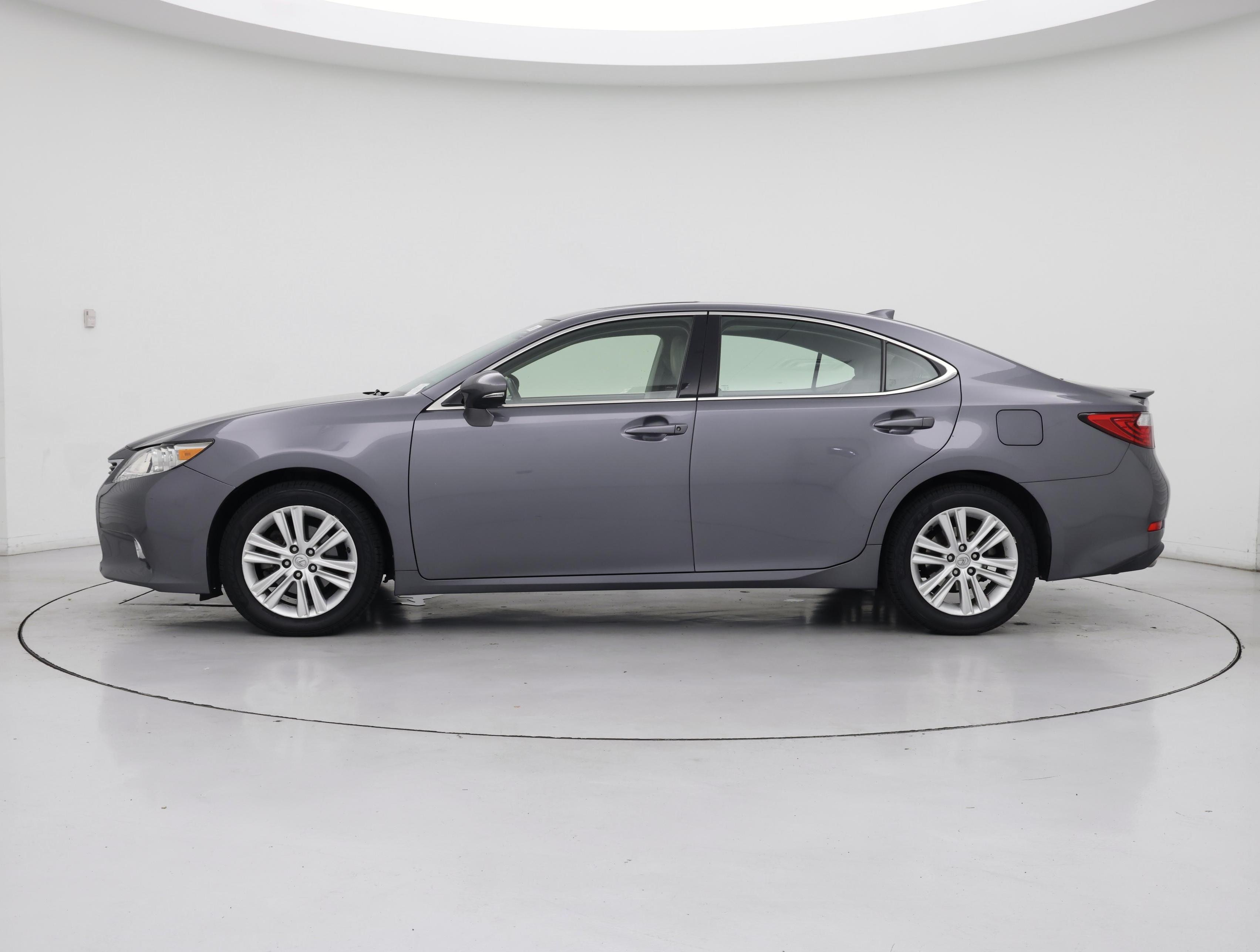 Thumbnail: 2015 Lexus ES - 3