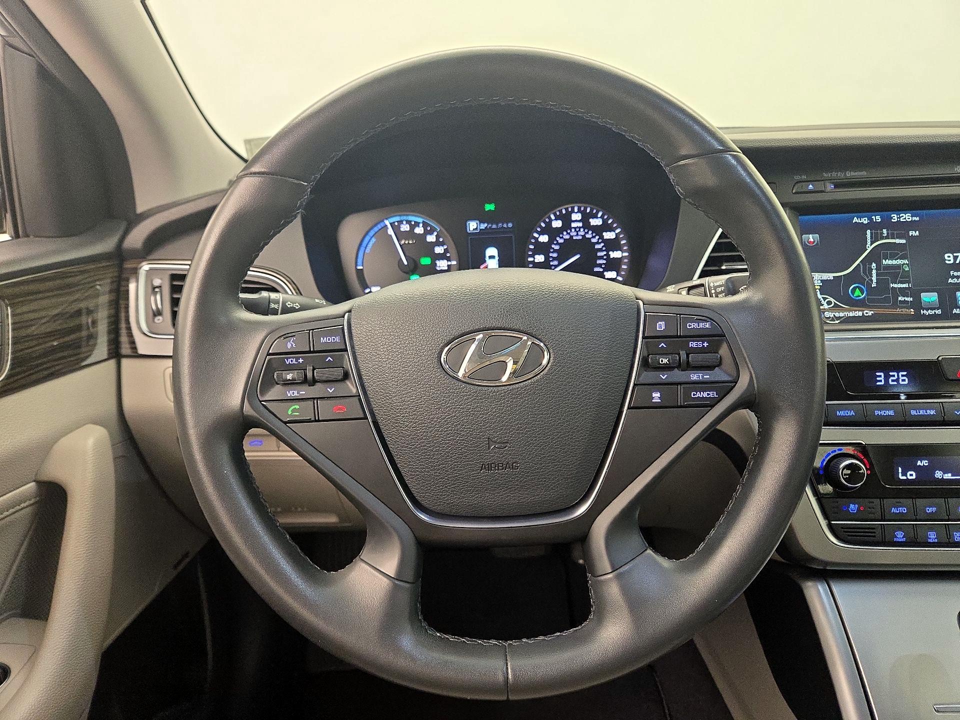Thumbnail: 2017 Hyundai Sonata - 10