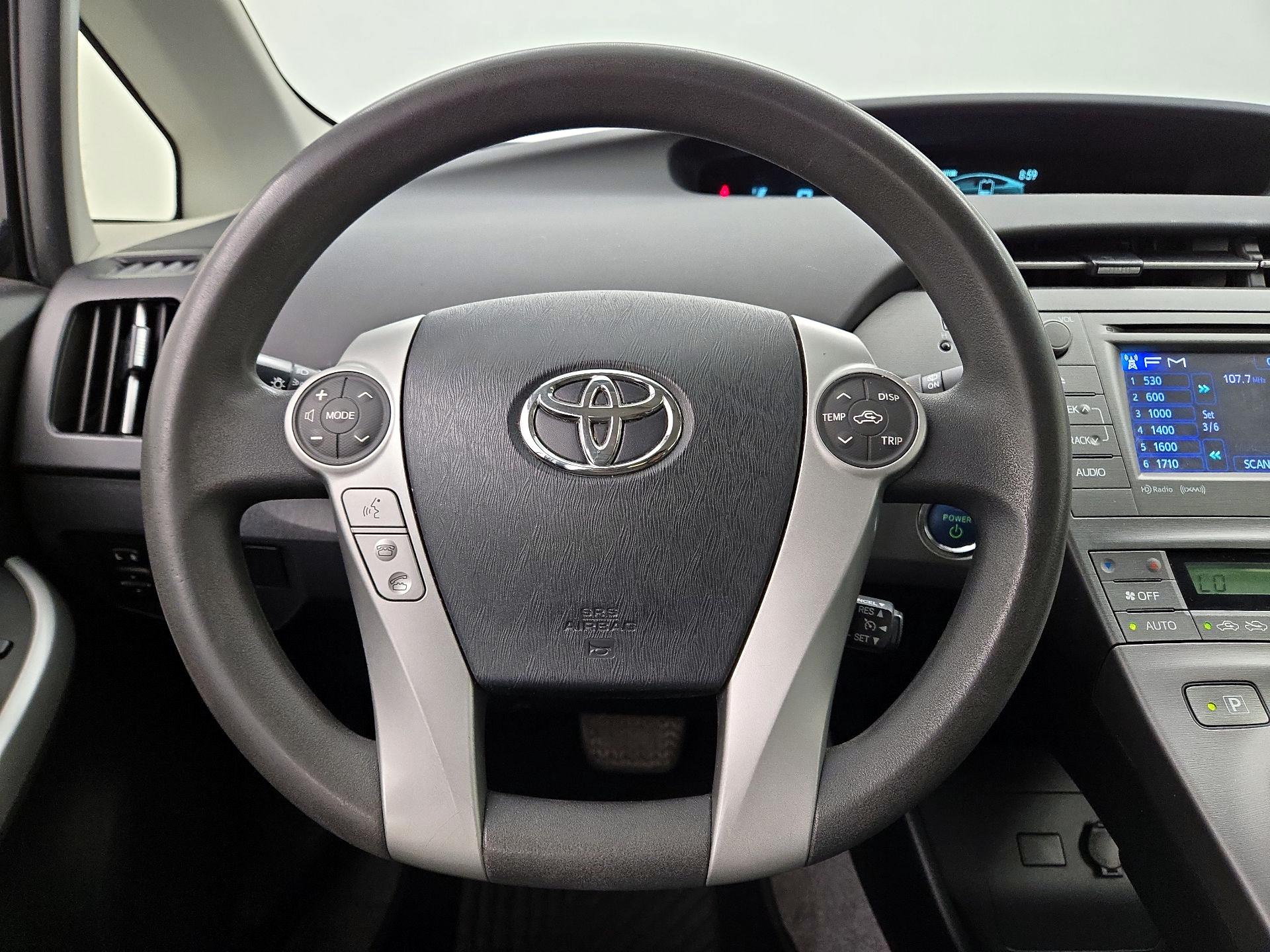 Thumbnail: 2014 Toyota Prius - 10