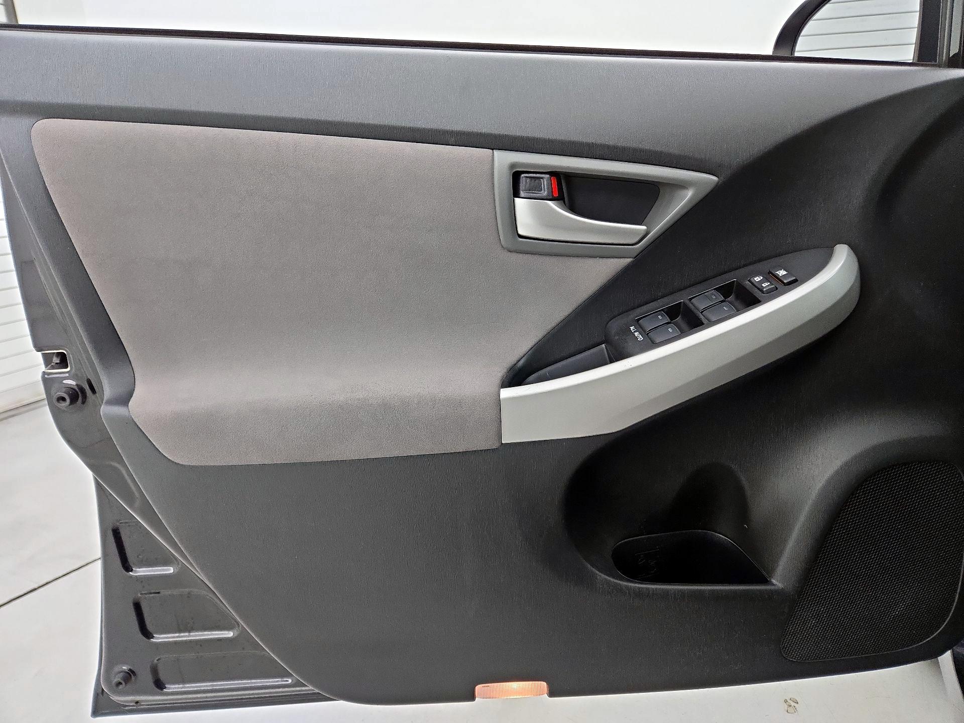 Thumbnail: 2014 Toyota Prius - 12