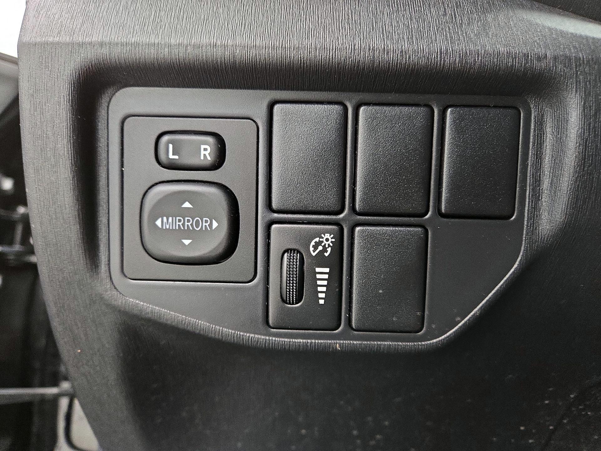 Thumbnail: 2014 Toyota Prius - 13