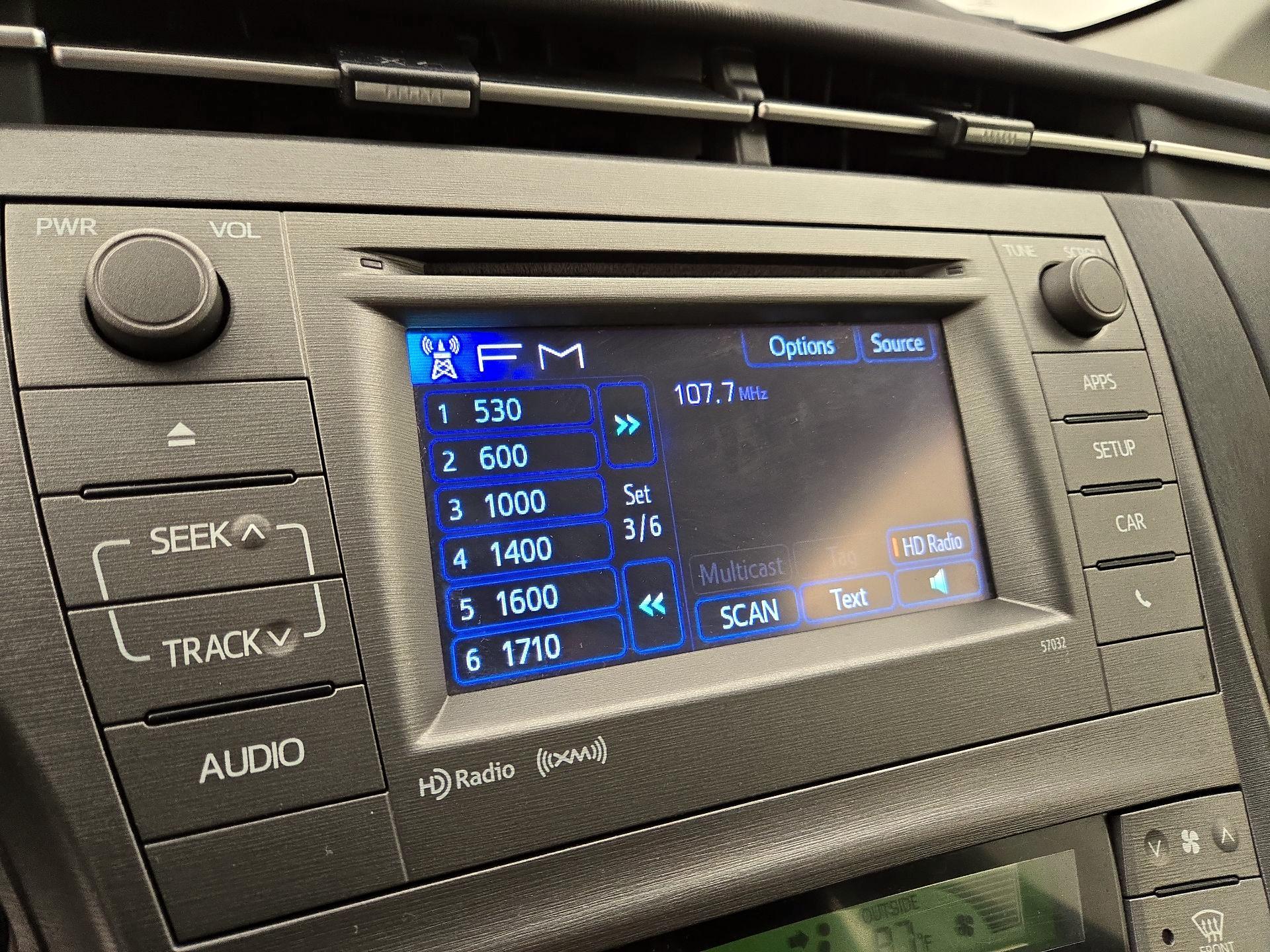 Thumbnail: 2014 Toyota Prius - 15