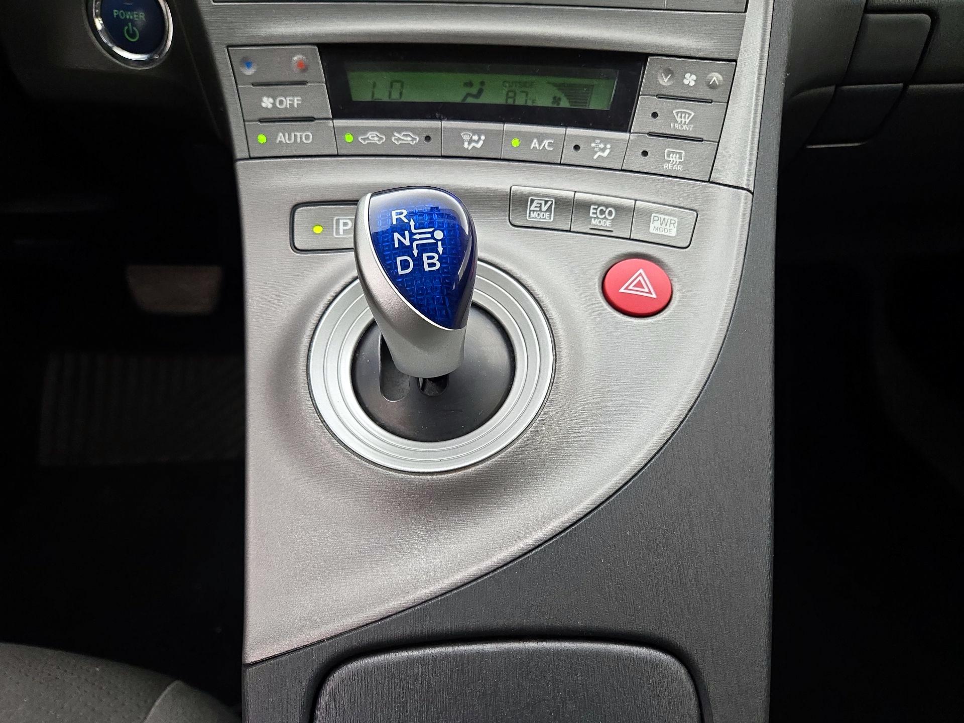 Thumbnail: 2014 Toyota Prius - 17