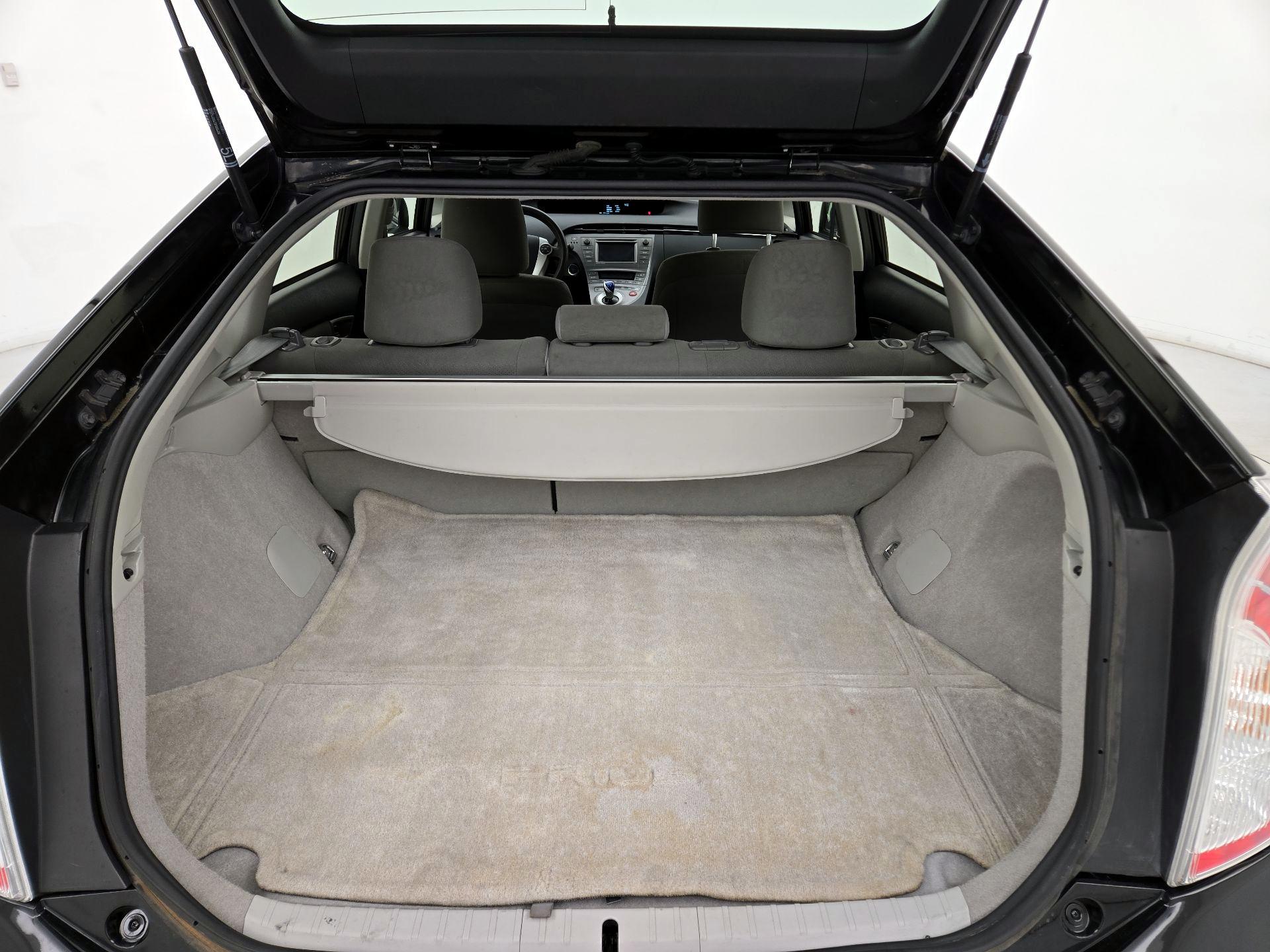 Thumbnail: 2014 Toyota Prius - 19