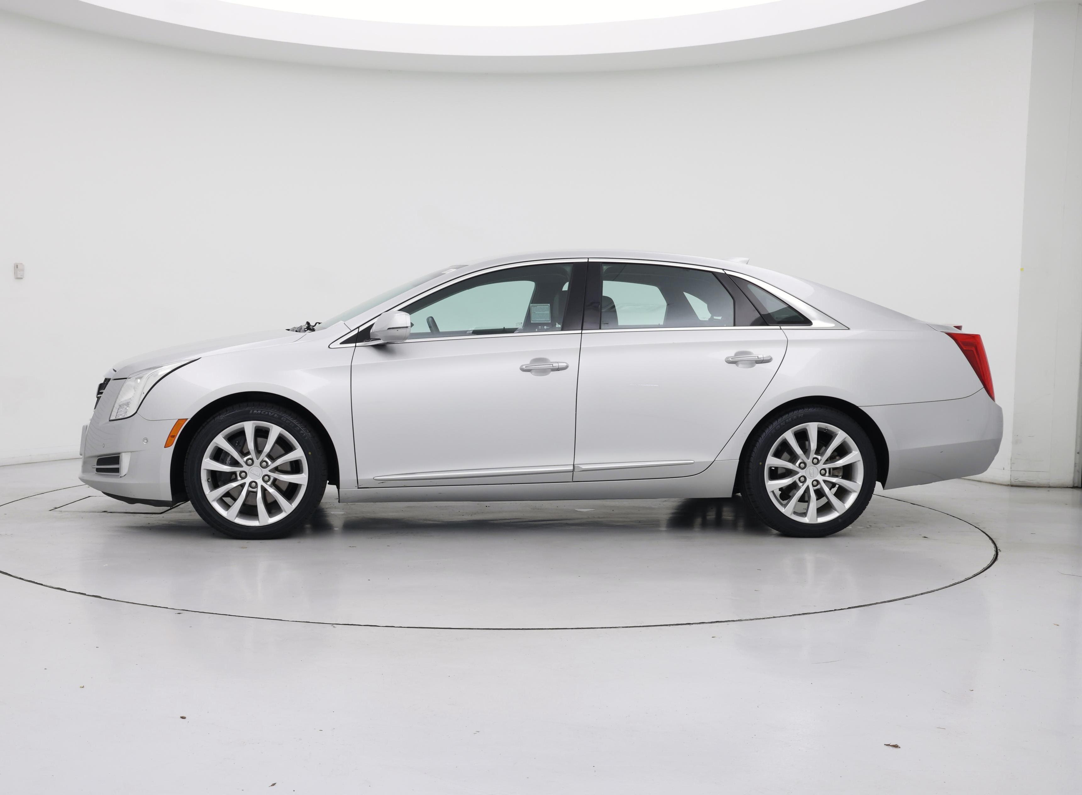 Thumbnail: 2017 Cadillac XTS - 3