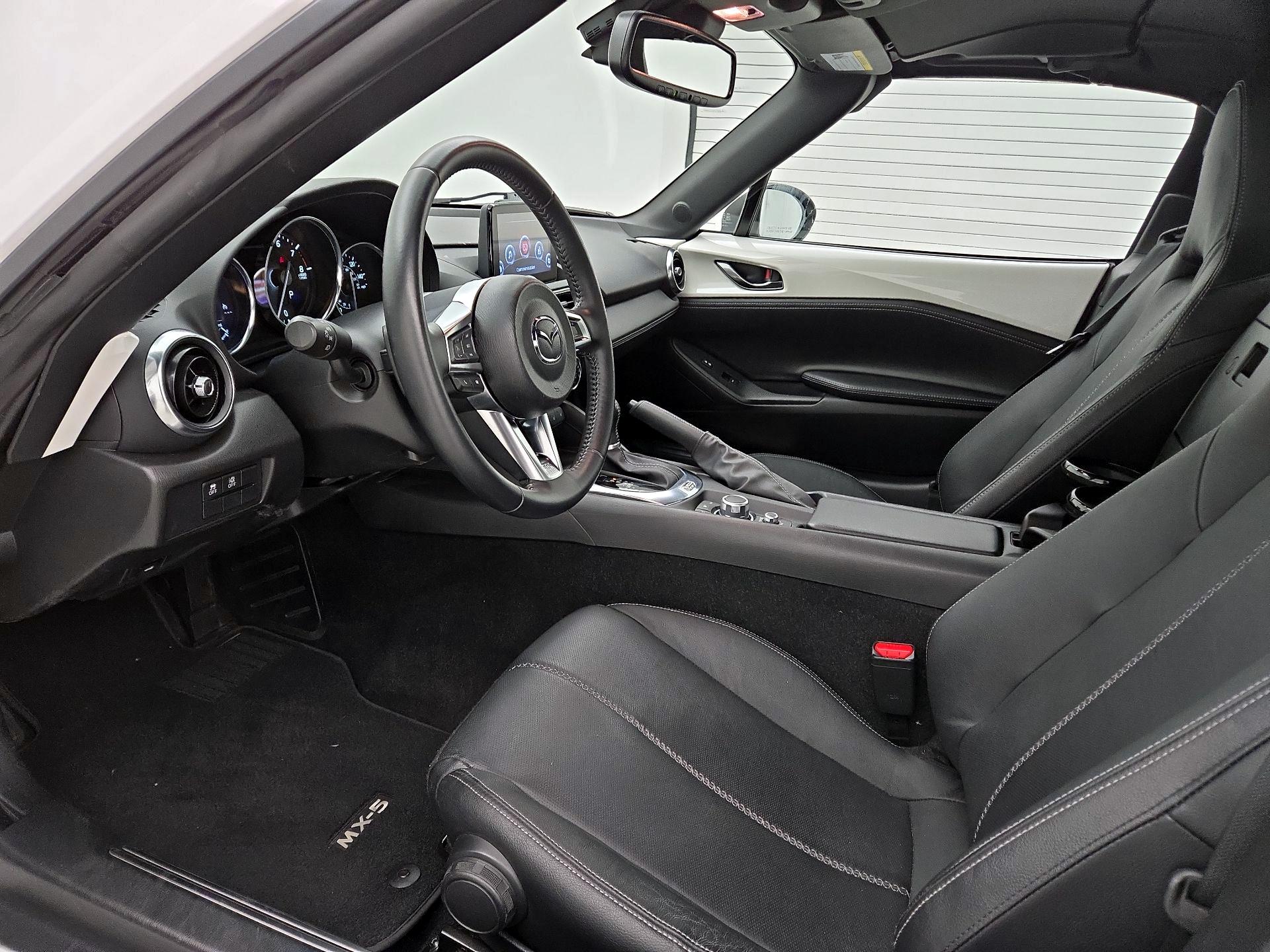 Thumbnail: 2021 Mazda MX-5 Miata - 11