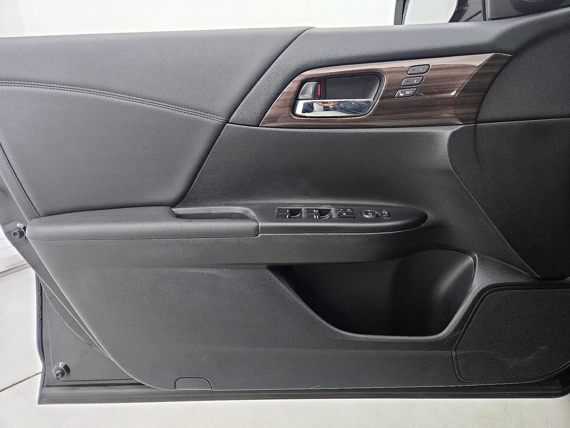Thumbnail: 2016 Honda Accord - 12