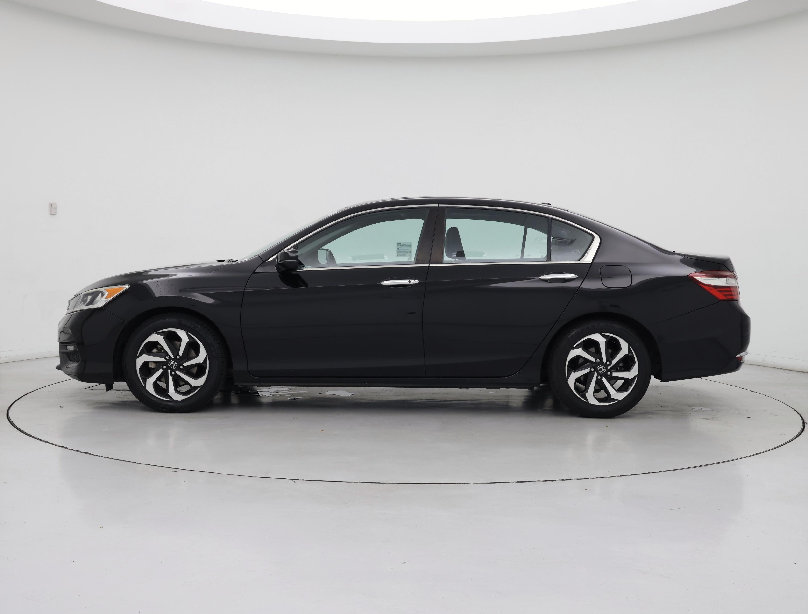 Thumbnail: 2016 Honda Accord - 3