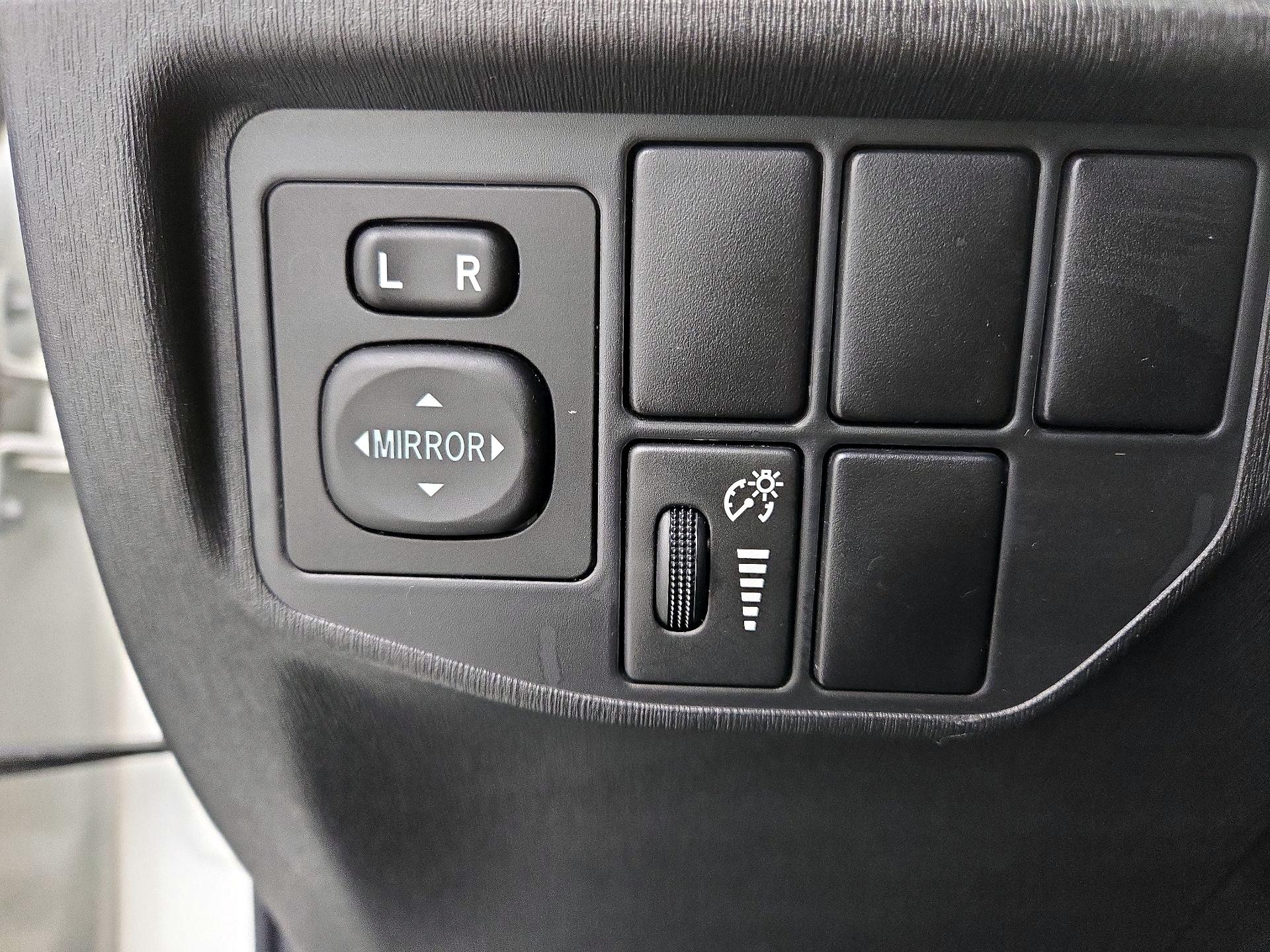 Thumbnail: 2015 Toyota Prius - 13