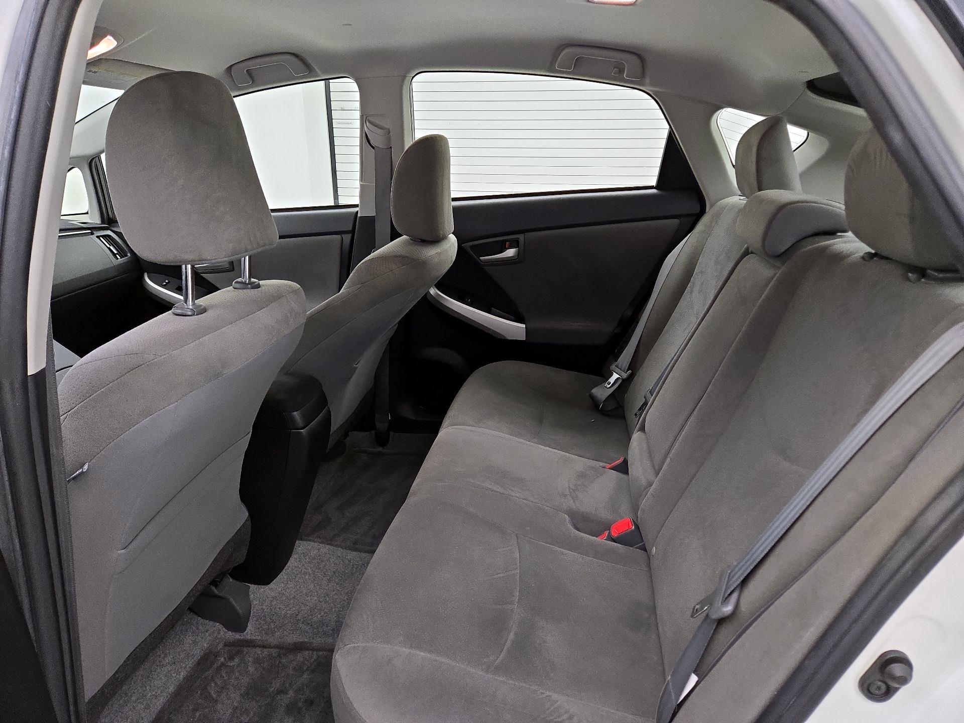 Thumbnail: 2015 Toyota Prius - 18