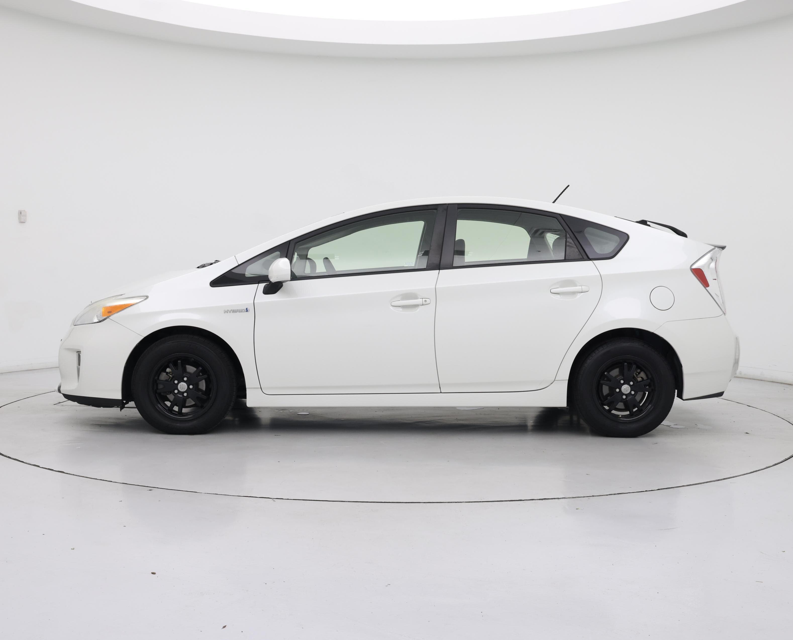 Thumbnail: 2015 Toyota Prius - 3