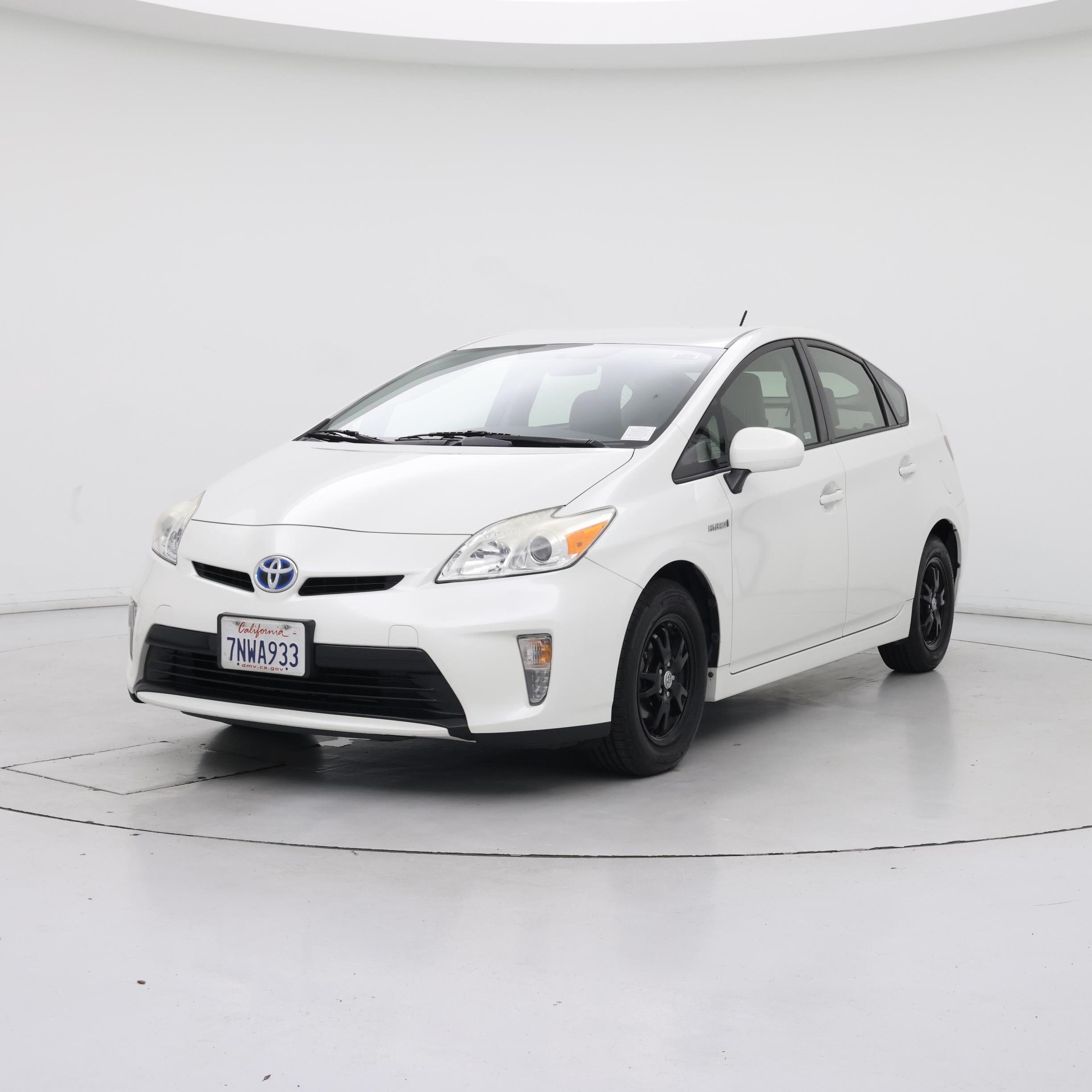 Thumbnail: 2015 Toyota Prius - 4