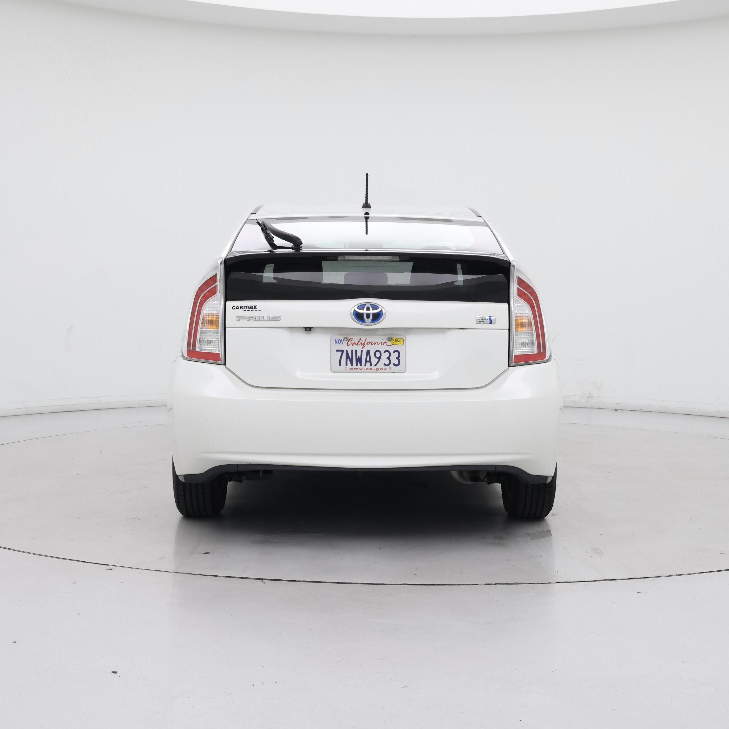 Thumbnail: 2015 Toyota Prius - 6