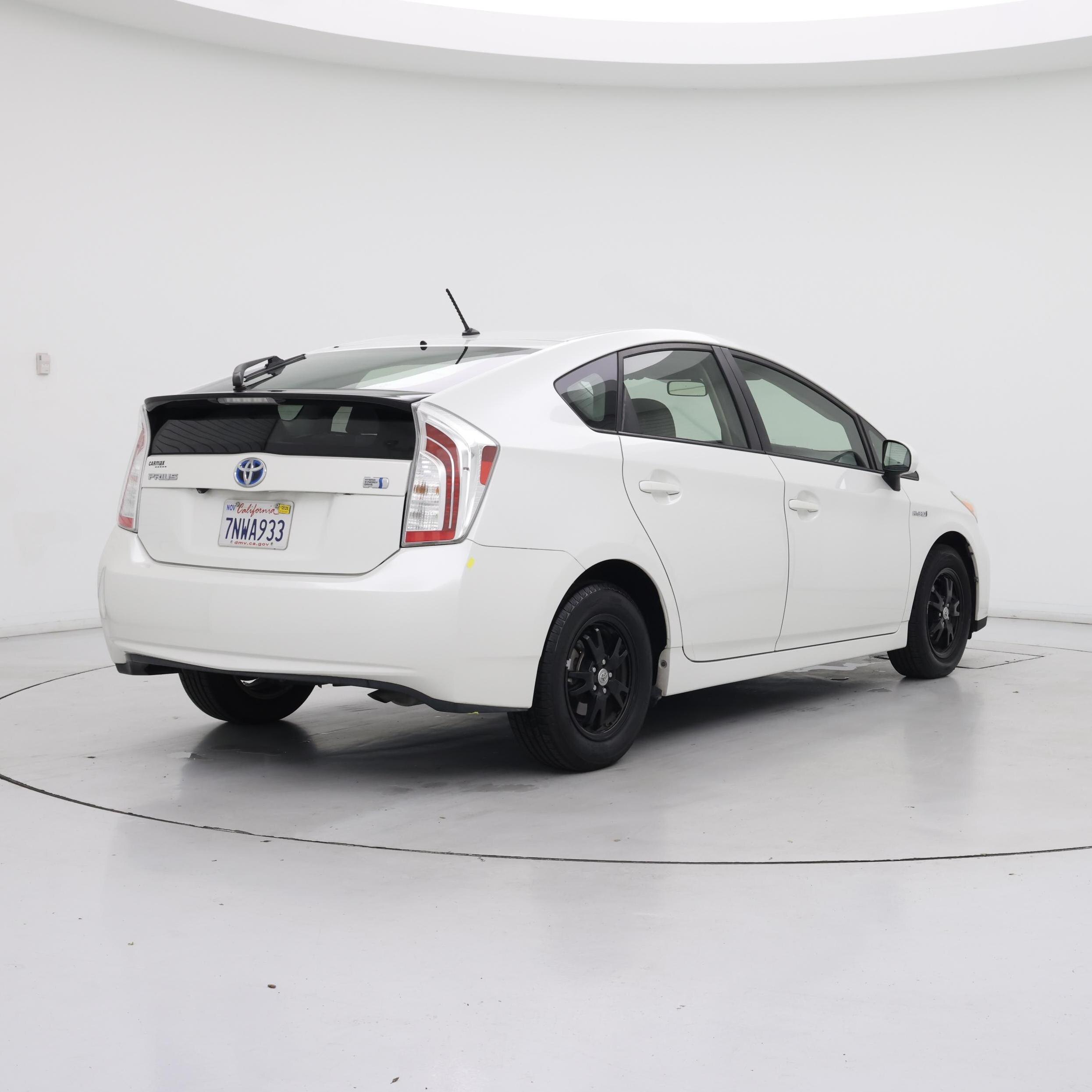 Thumbnail: 2015 Toyota Prius - 8