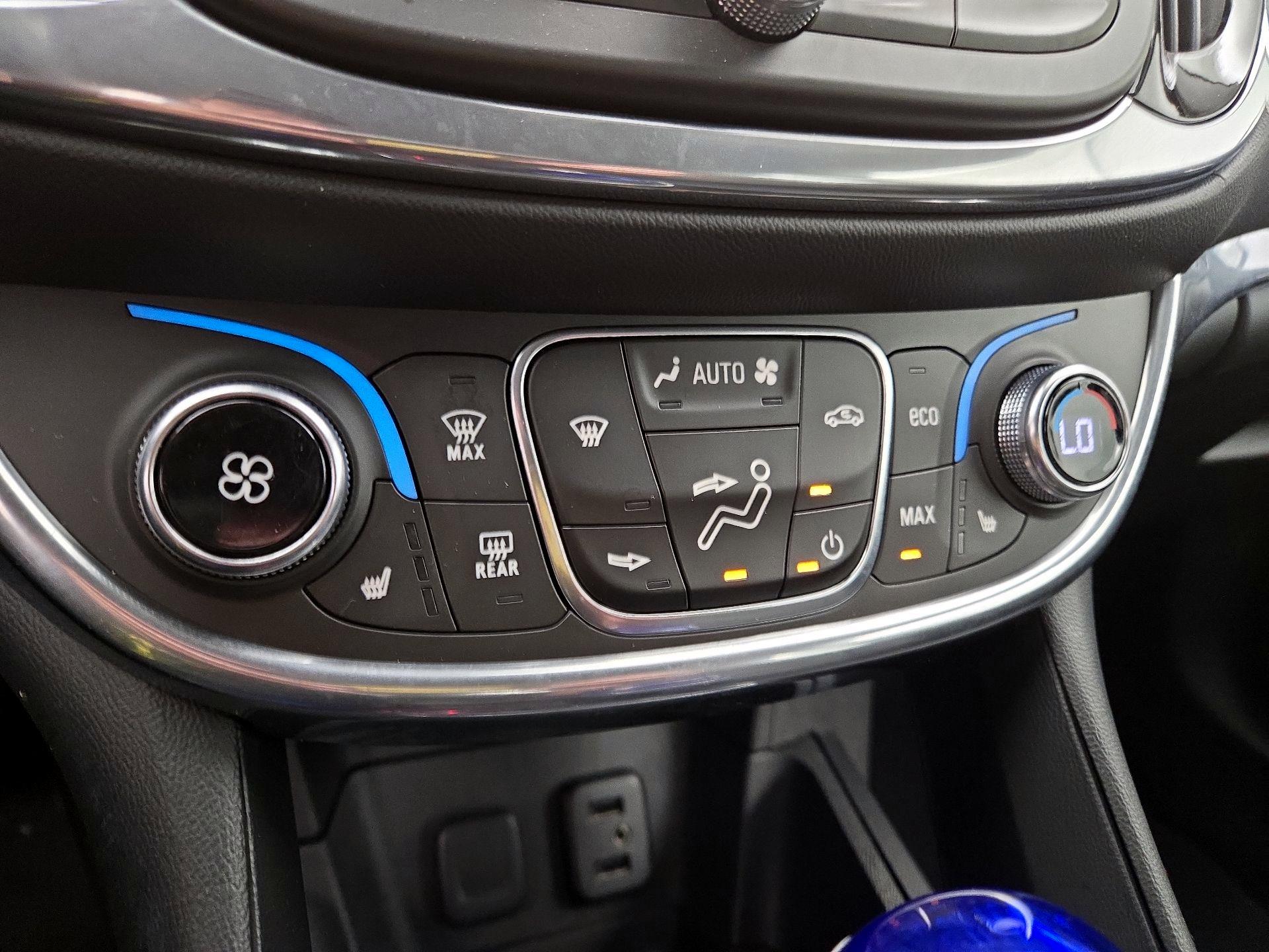 Thumbnail: 2017 Chevrolet Volt - 17