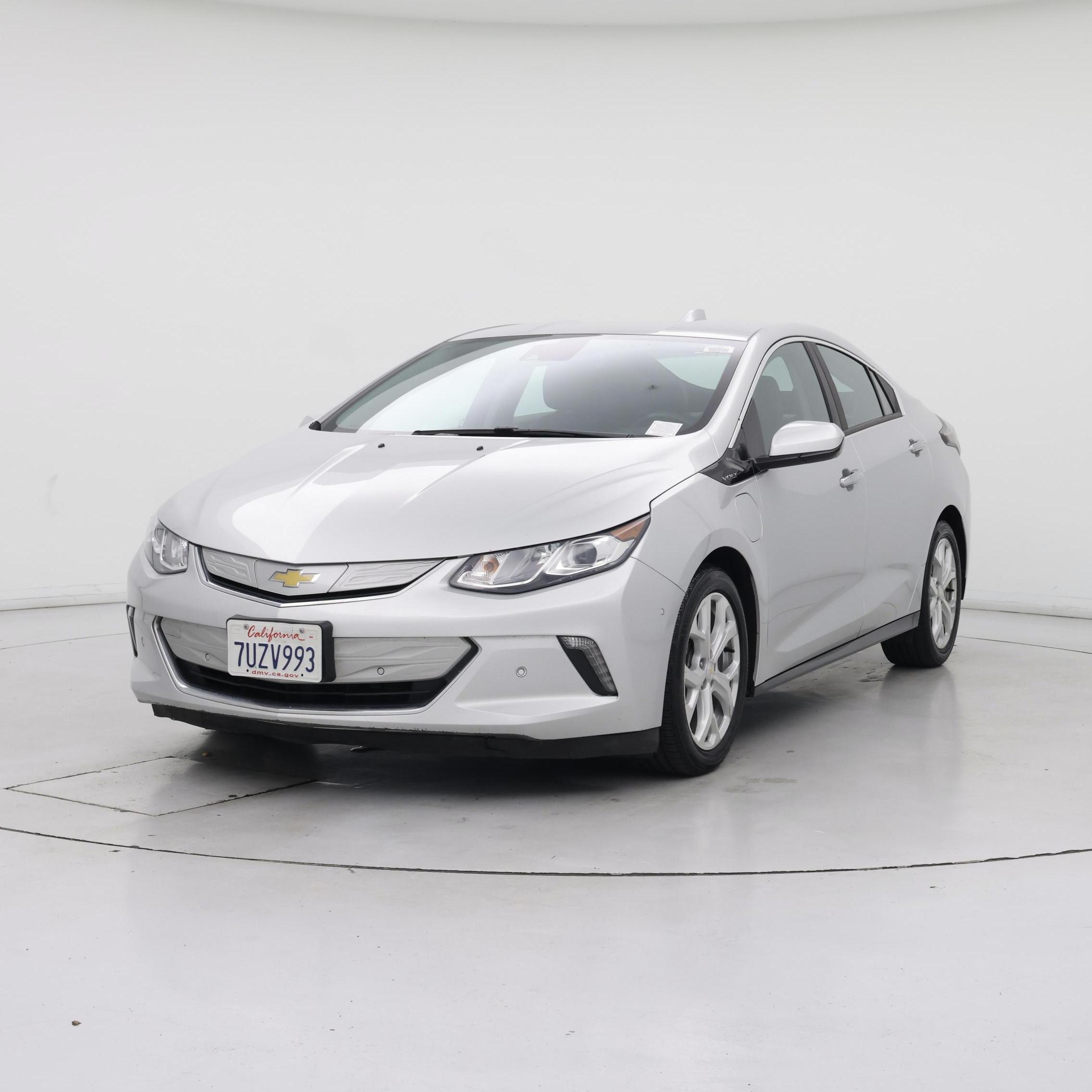 Thumbnail: 2017 Chevrolet Volt - 4