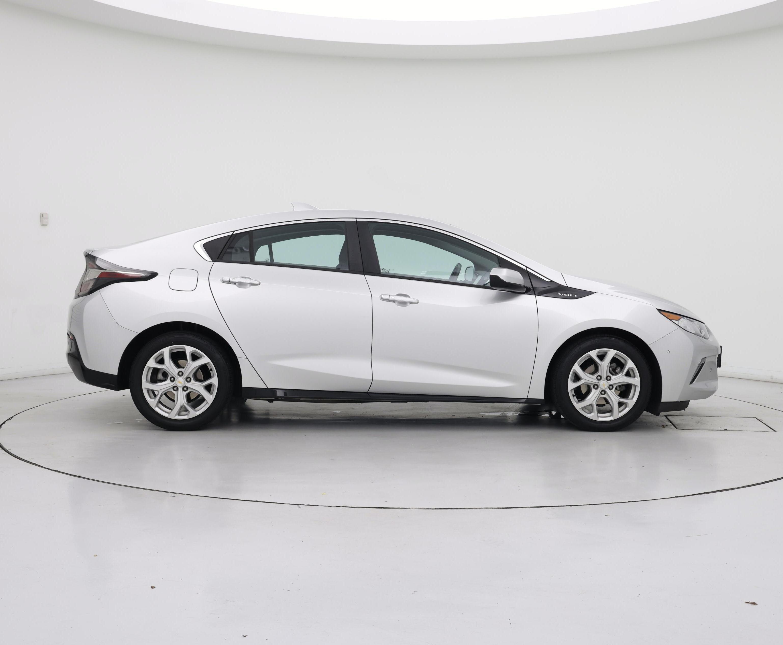 Thumbnail: 2017 Chevrolet Volt - 7