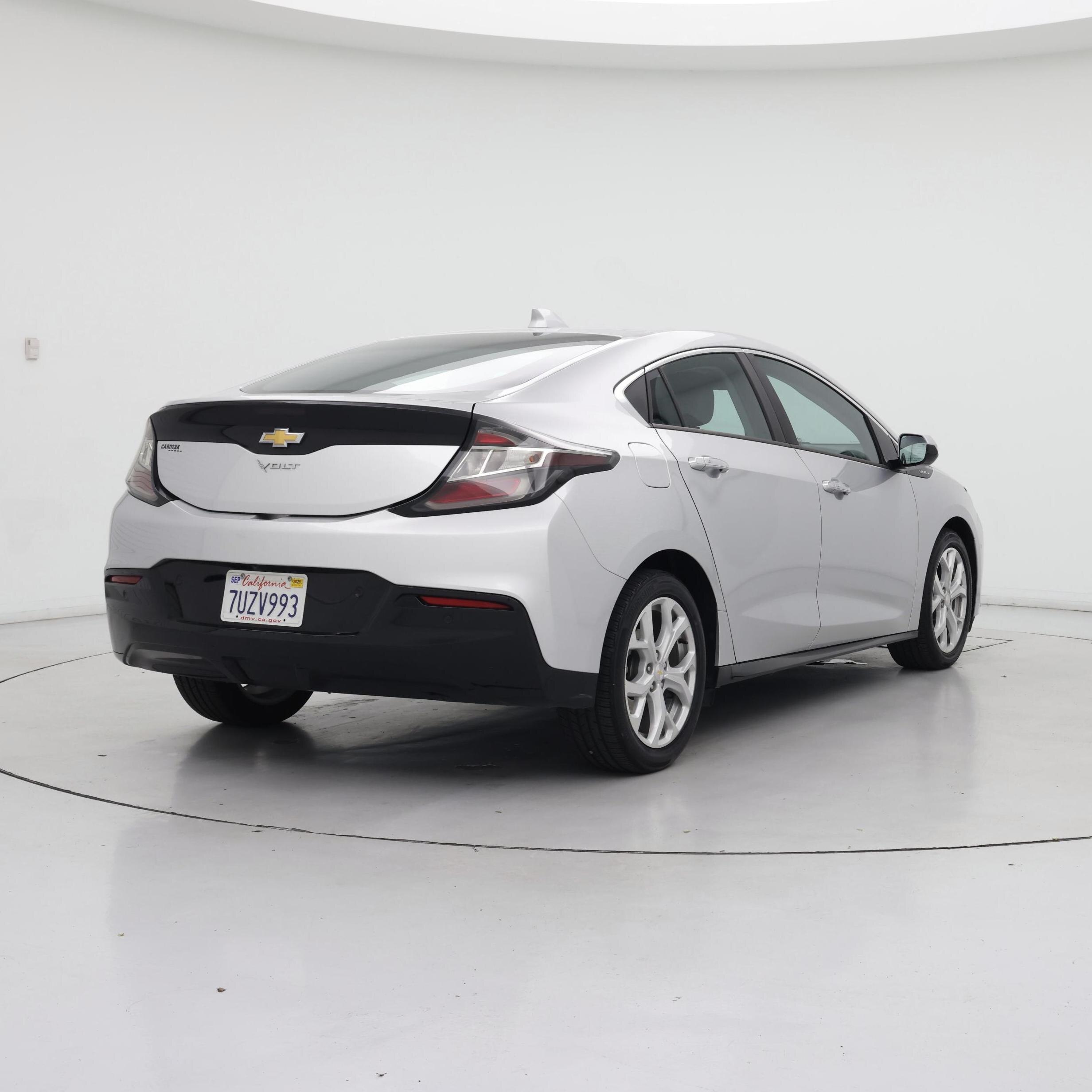 Thumbnail: 2017 Chevrolet Volt - 8