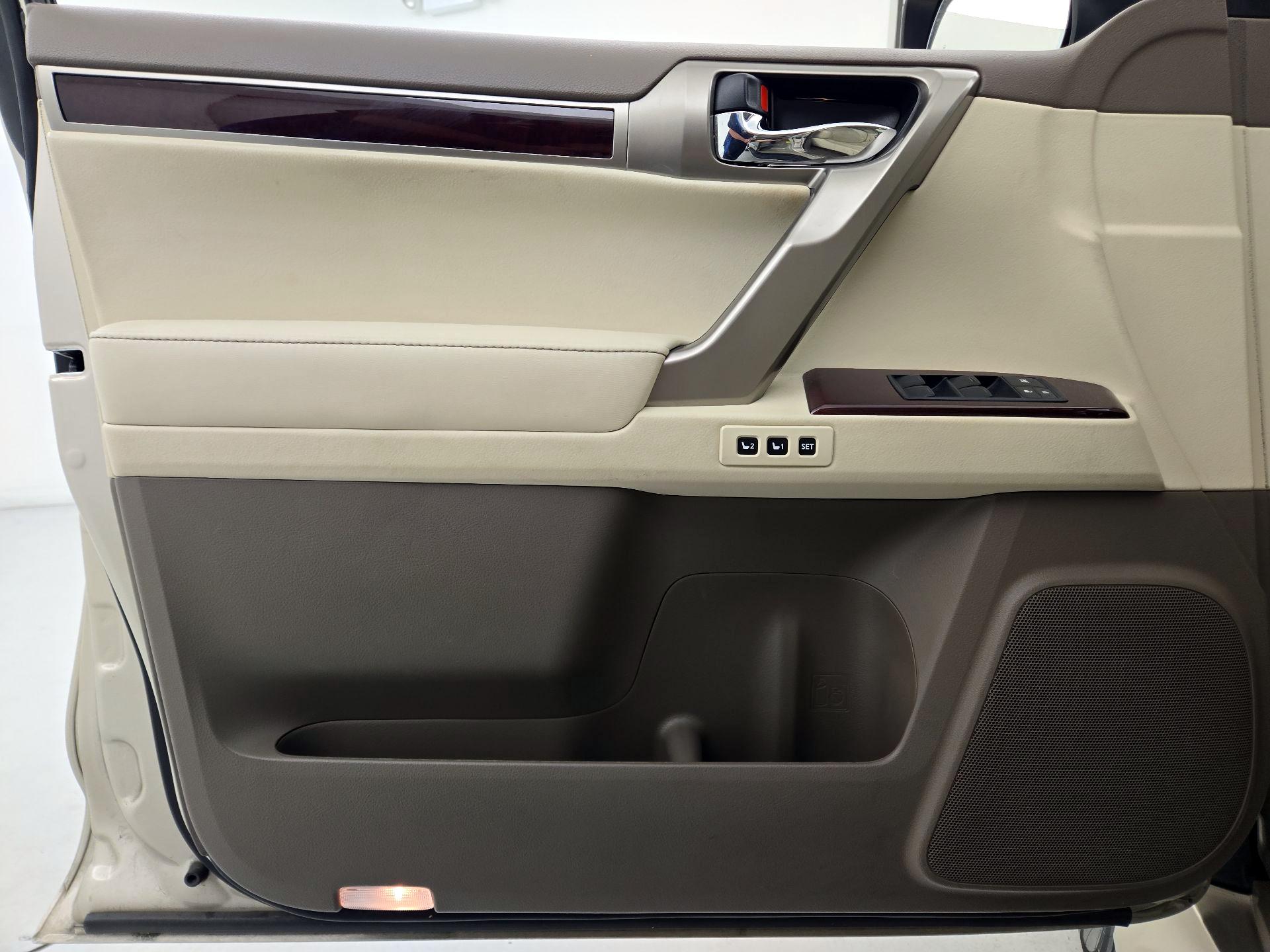 Thumbnail: 2016 Lexus GX - 10