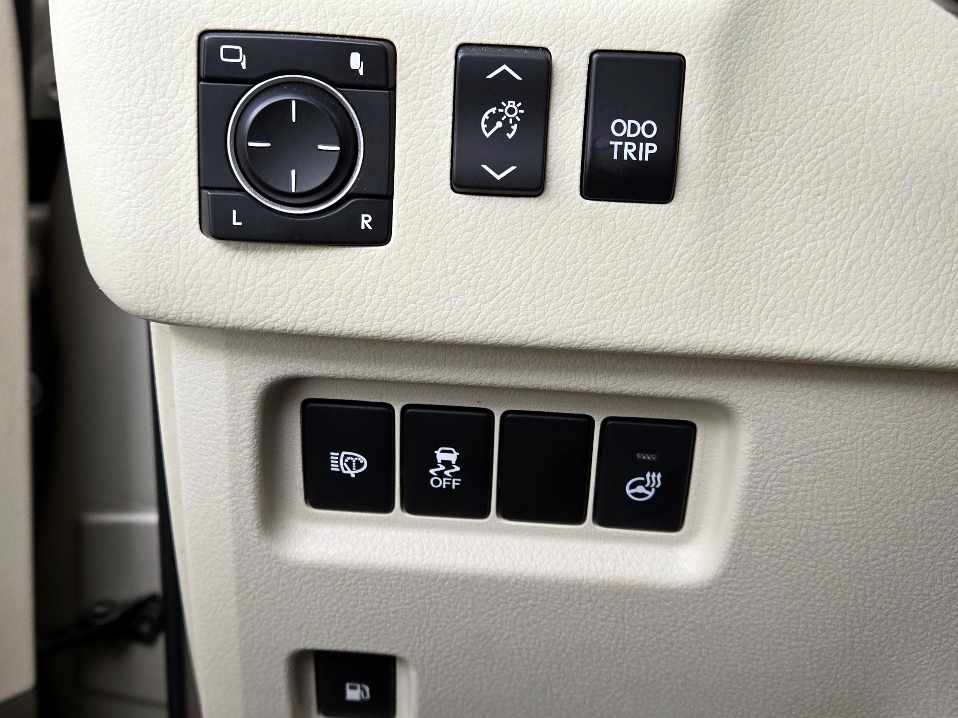 Thumbnail: 2016 Lexus GX - 11