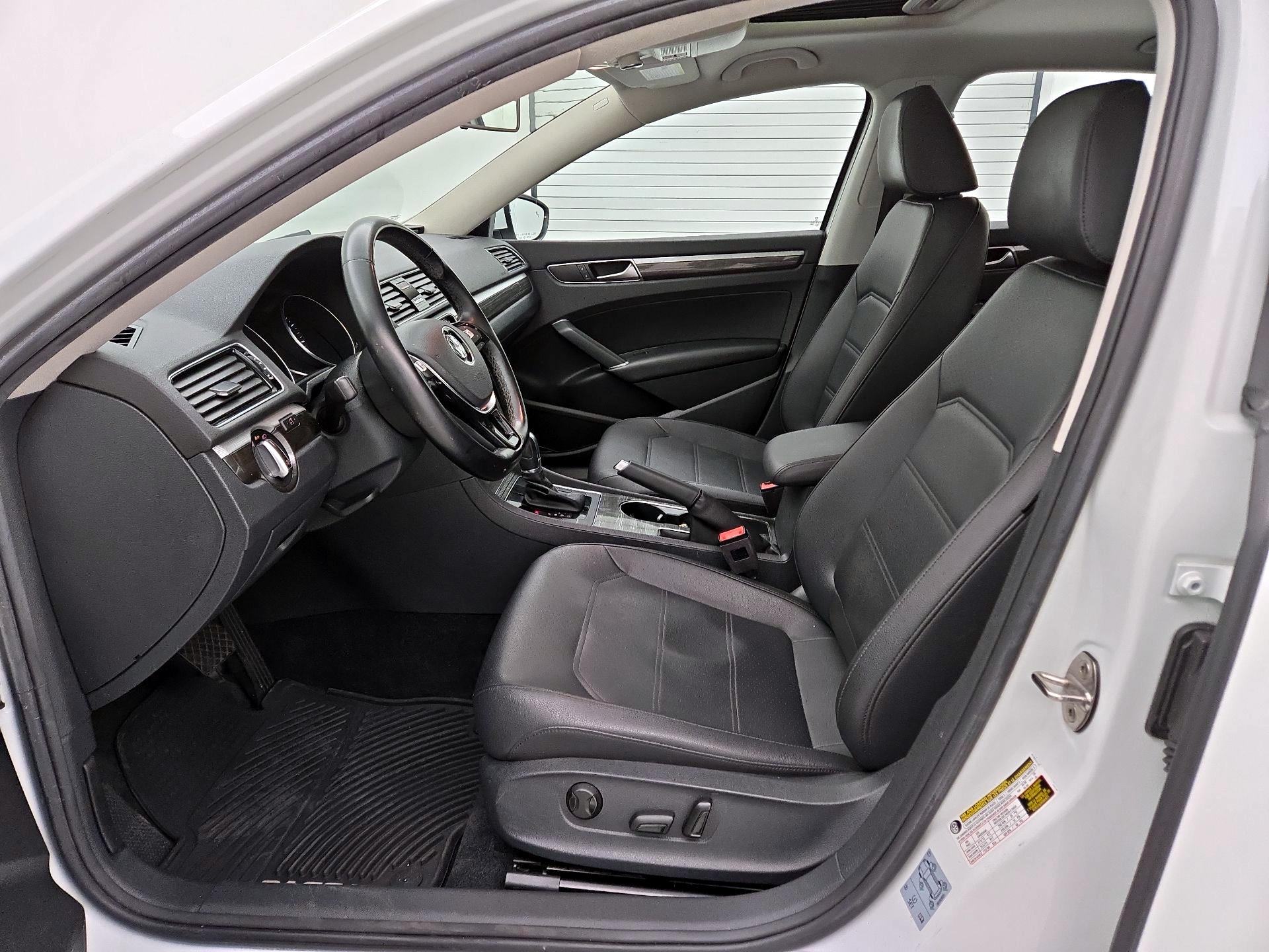 Thumbnail: 2018 Volkswagen Passat - 11