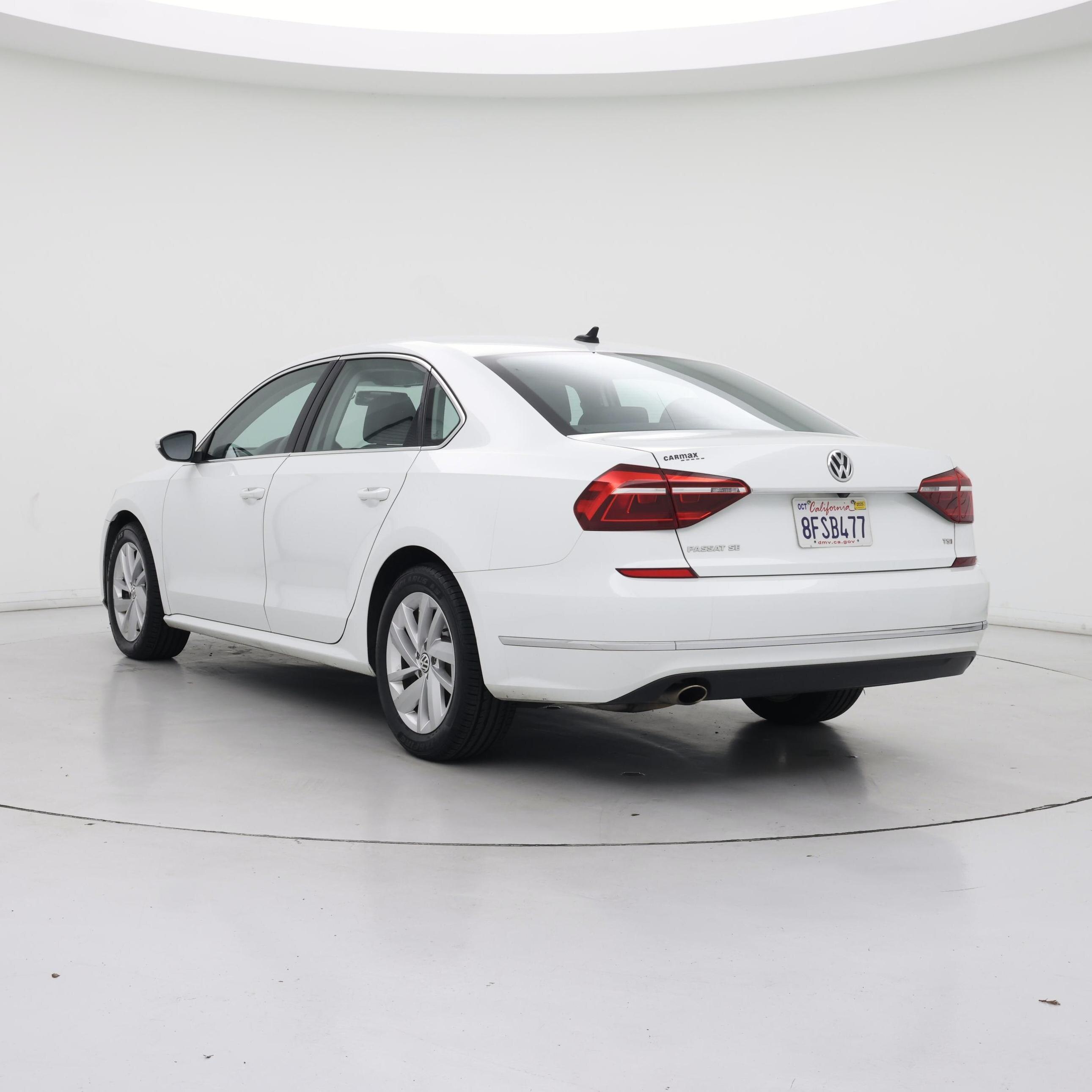 Thumbnail: 2018 Volkswagen Passat - 2