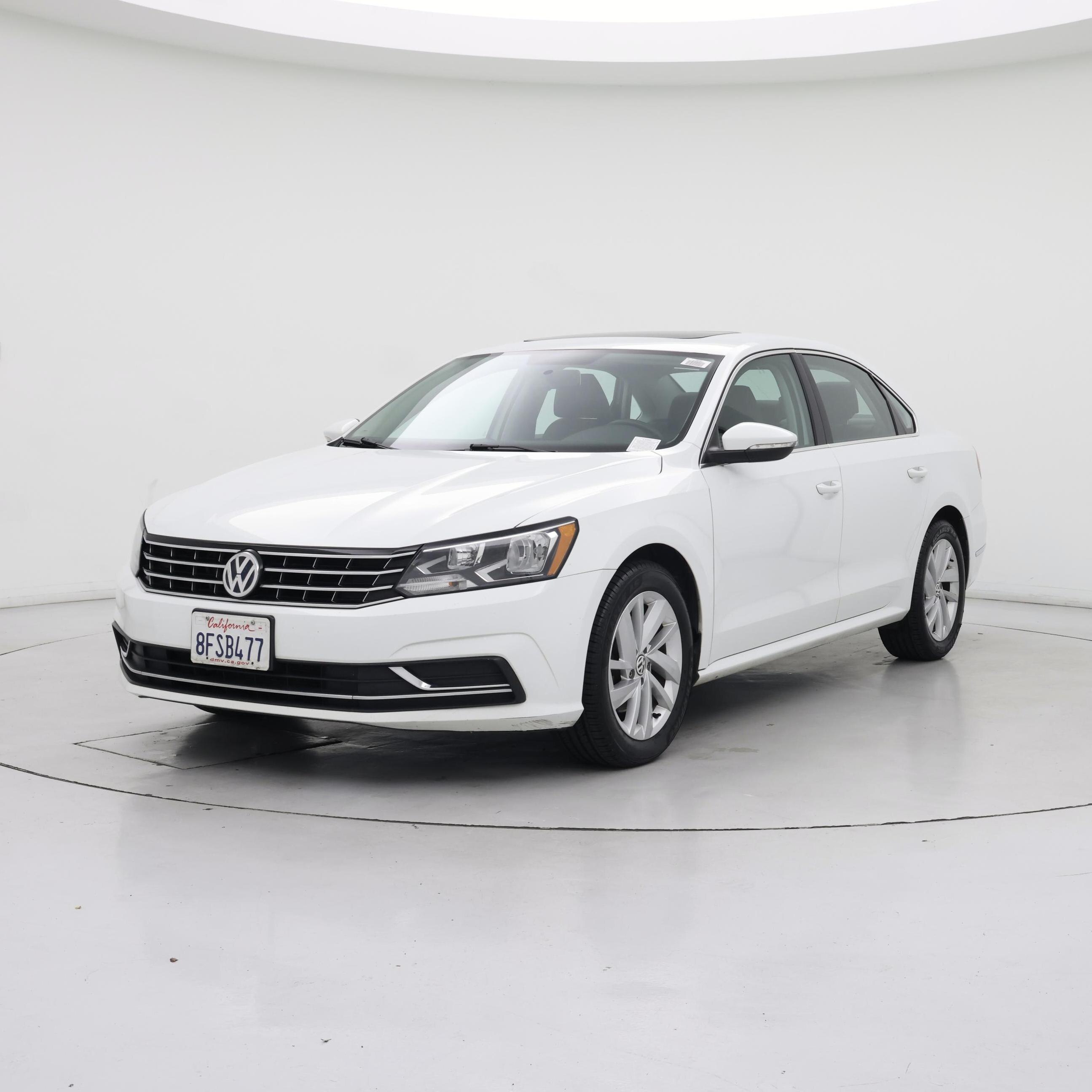 Thumbnail: 2018 Volkswagen Passat - 4