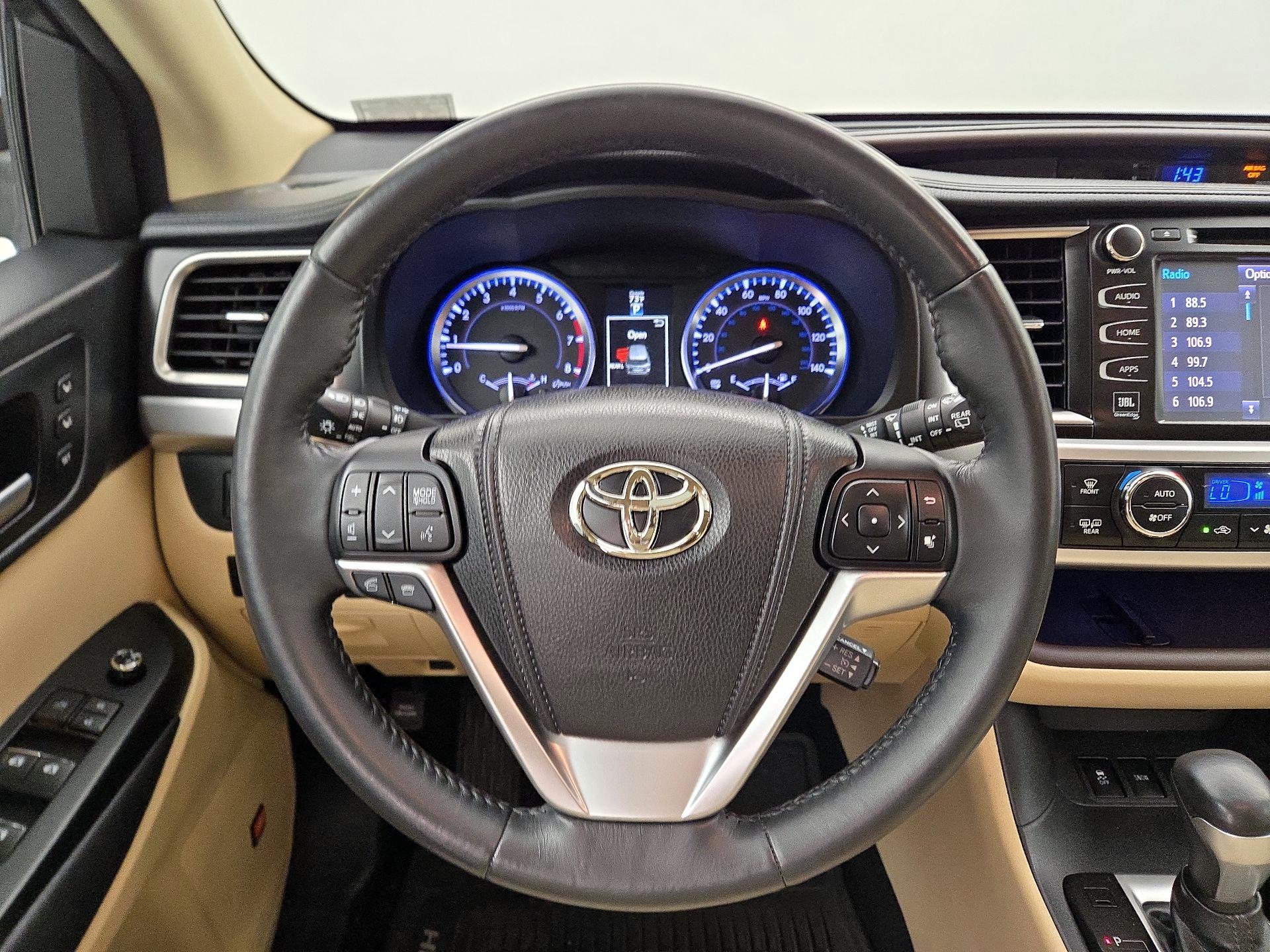 Thumbnail: 2014 Toyota Highlander - 10