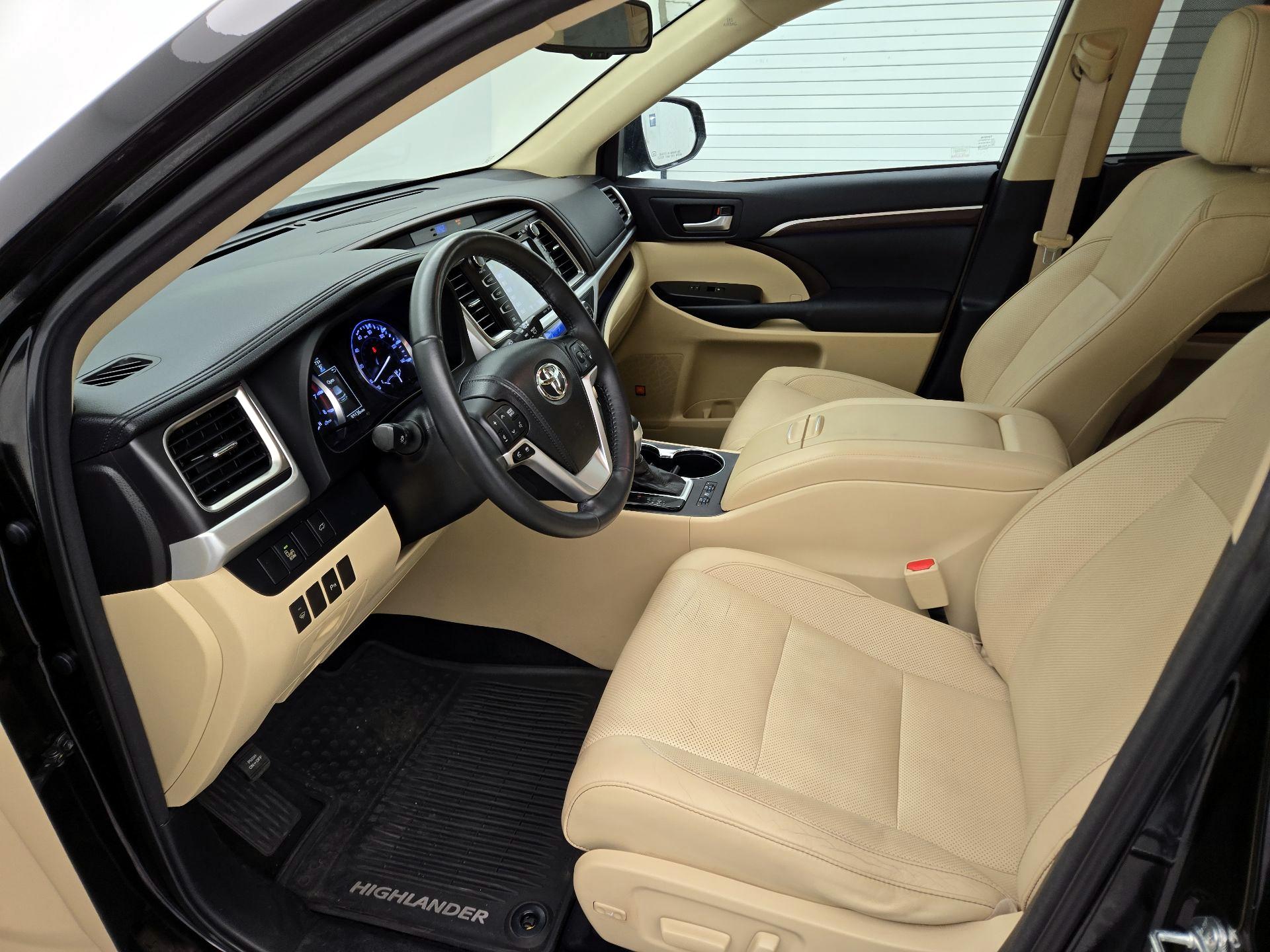 Thumbnail: 2014 Toyota Highlander - 11