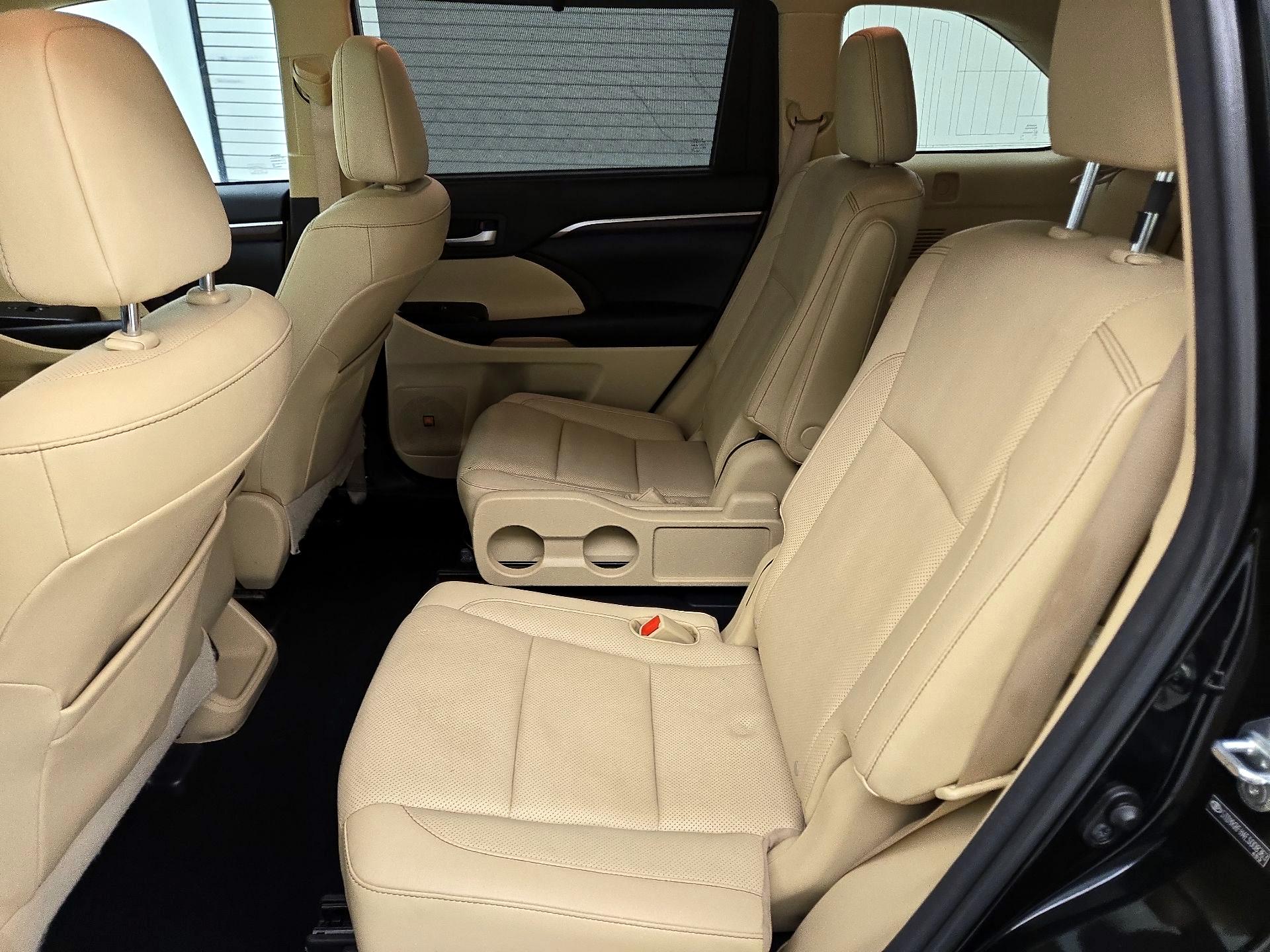 Thumbnail: 2014 Toyota Highlander - 20
