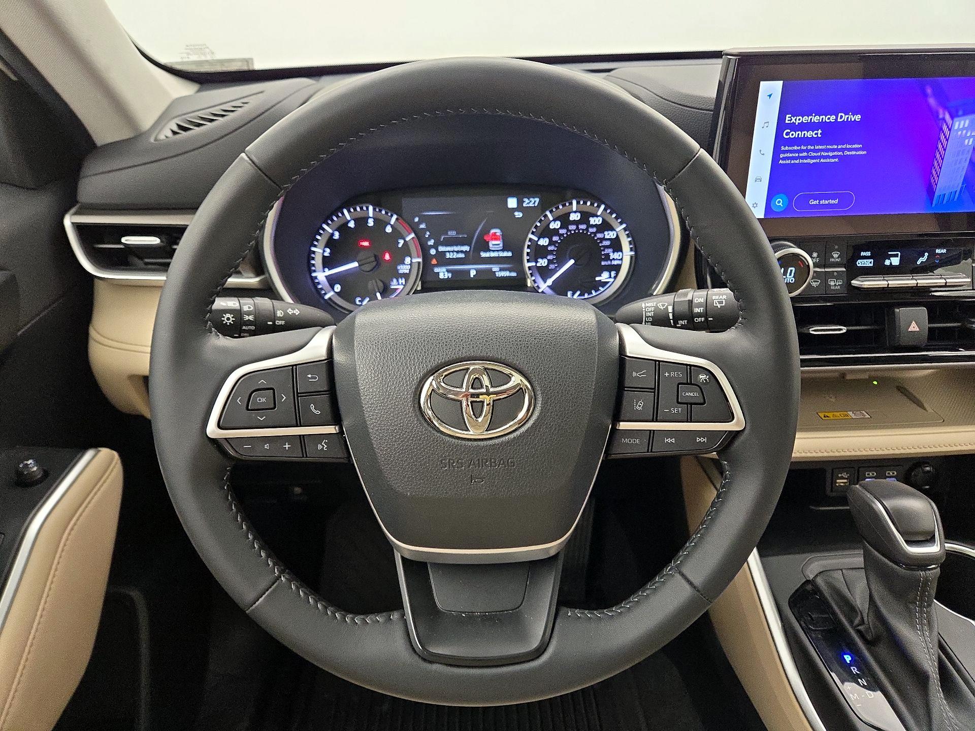 Thumbnail: 2023 Toyota Highlander - 10