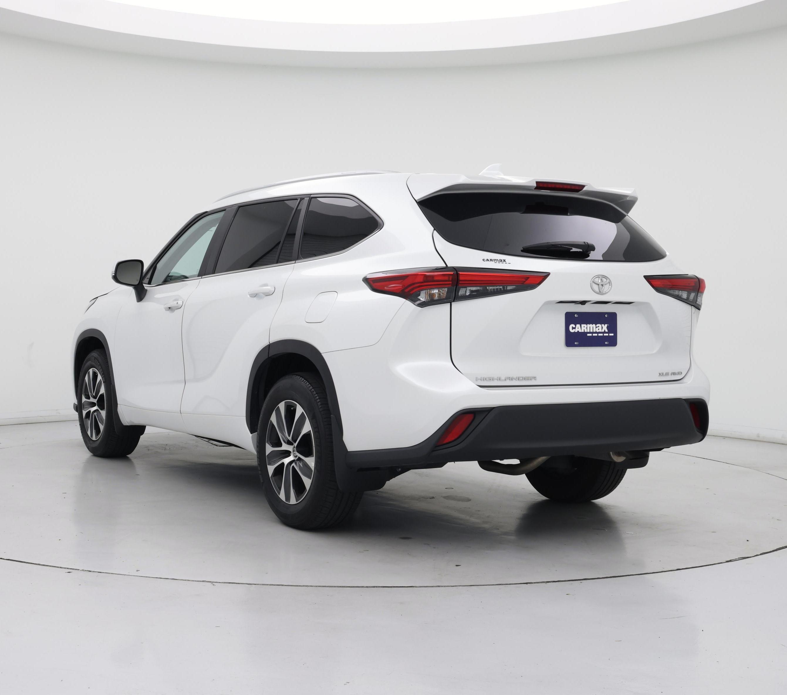 Thumbnail: 2023 Toyota Highlander - 2