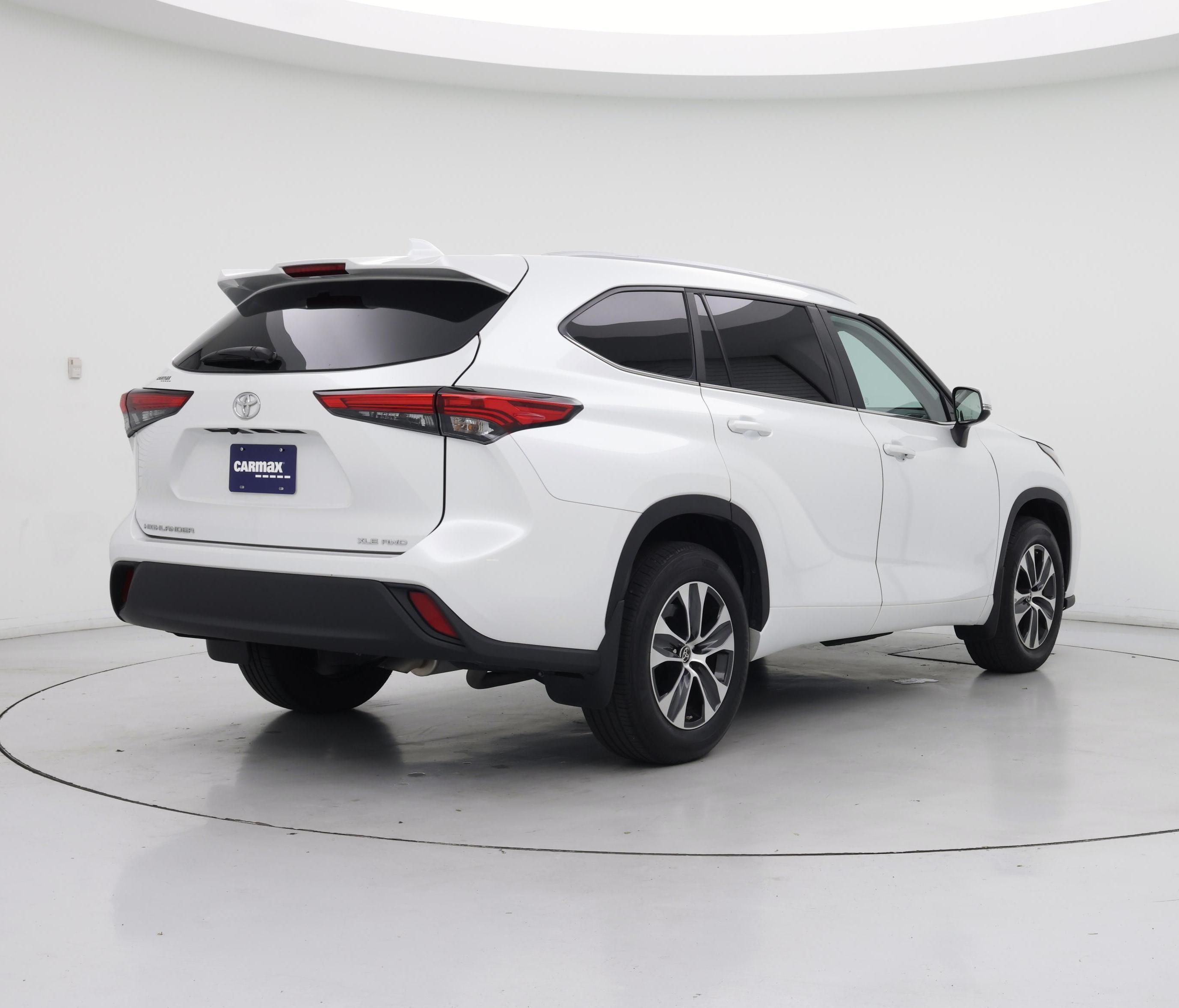 Thumbnail: 2023 Toyota Highlander - 8