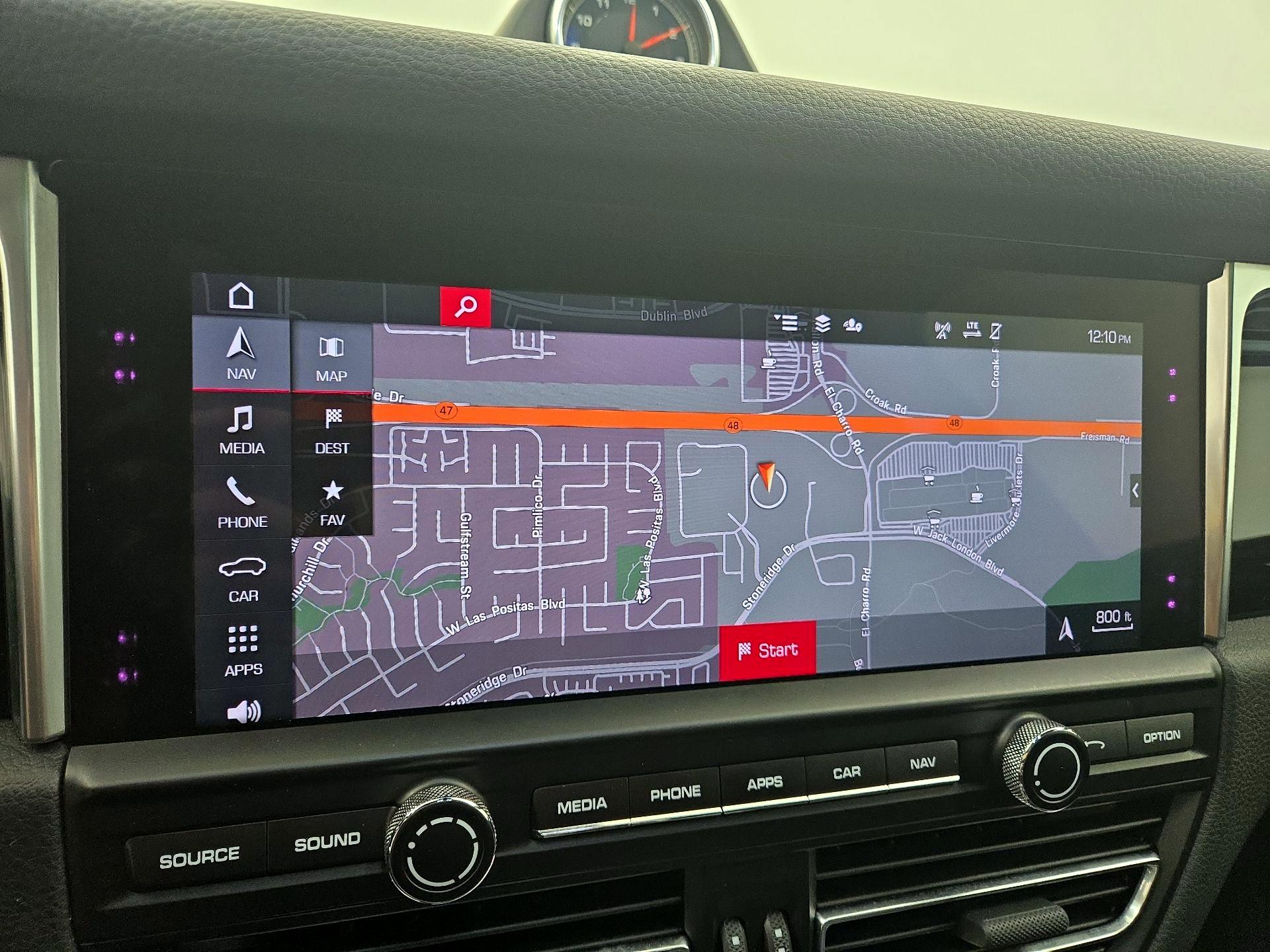 Thumbnail: 2021 Porsche Macan - 14